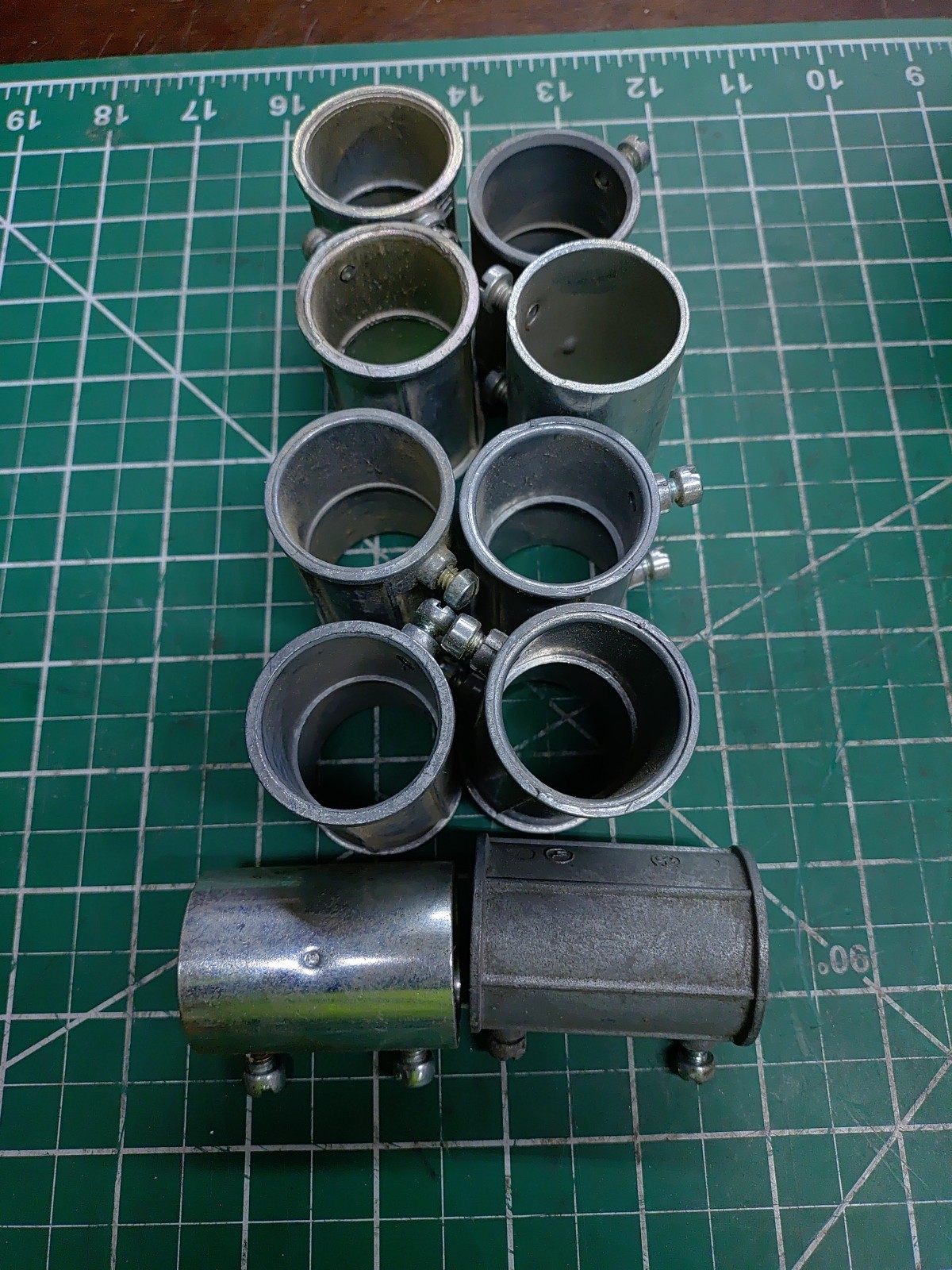 (Lot of 10) 1″ Conduit Coupling Connector Set-Screw Style for EMT Conduit