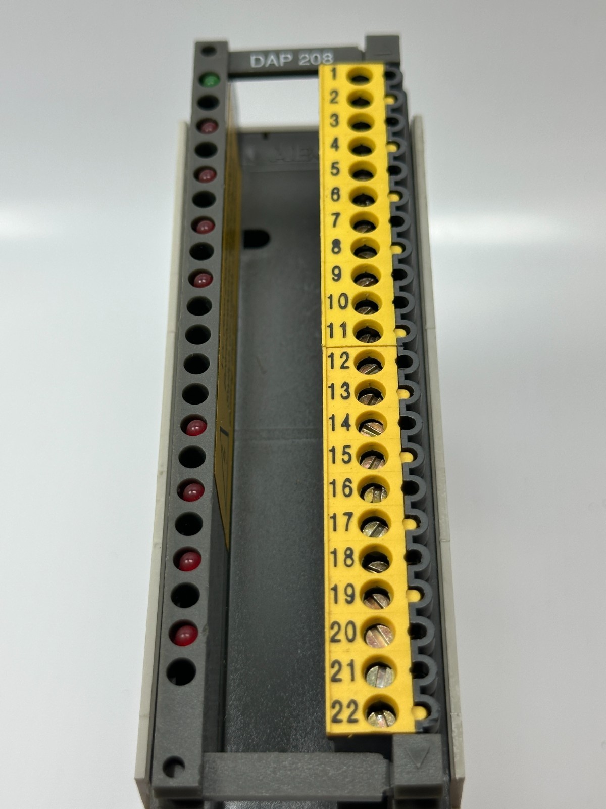 Schneider Automation DAP208/AS-BDAP-208 Discrete Output Relay Module 8×24 VDC