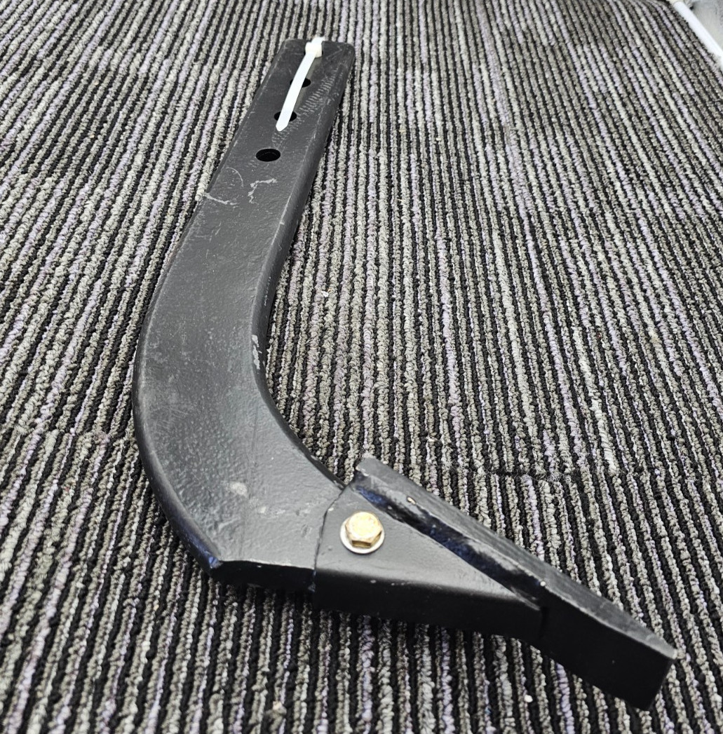 Box Blade Ripper Shank 19″ Length 4 Holes Steel – Black