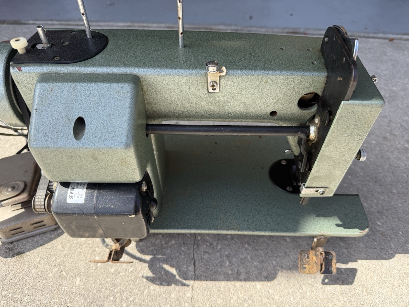 Thompson PW-201 Mini-Walking Foot Industrial Lockstitch Sewing Machine