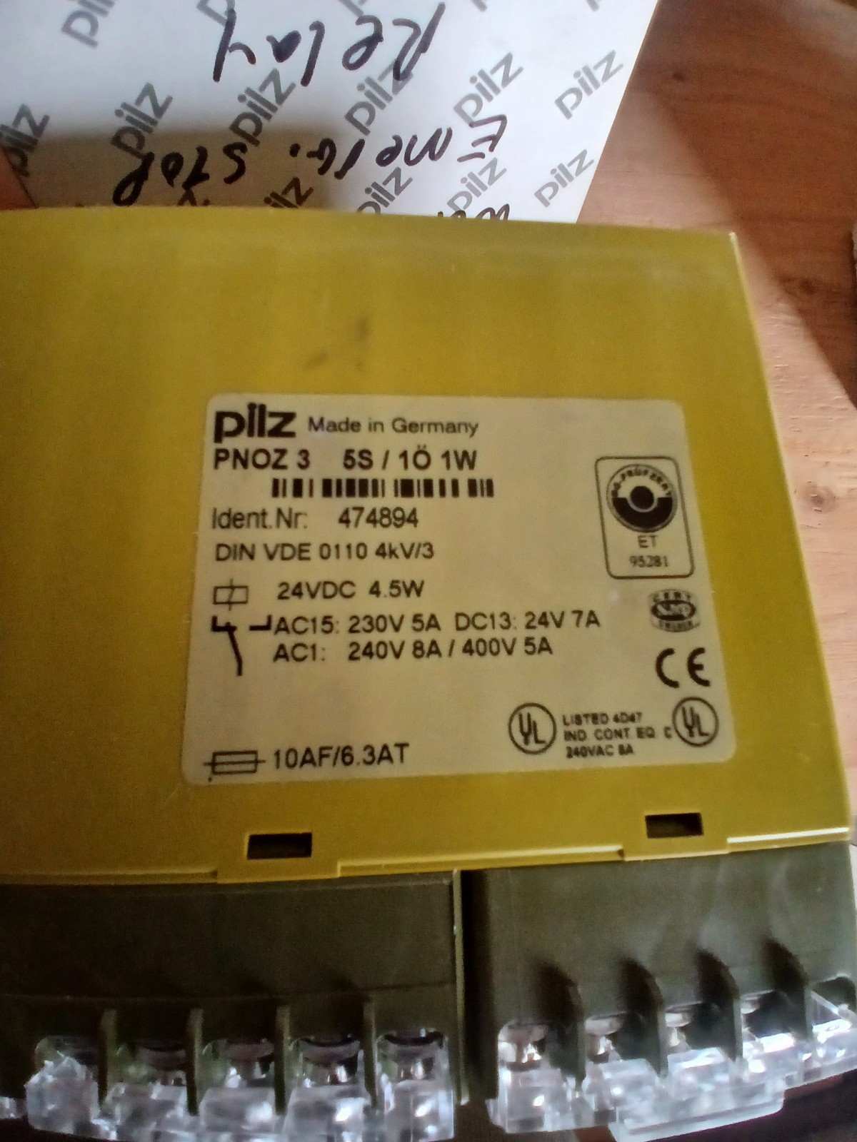 New PILZ SAFETY RELAY 474894 PNOZ 3 24VDC 5S1O