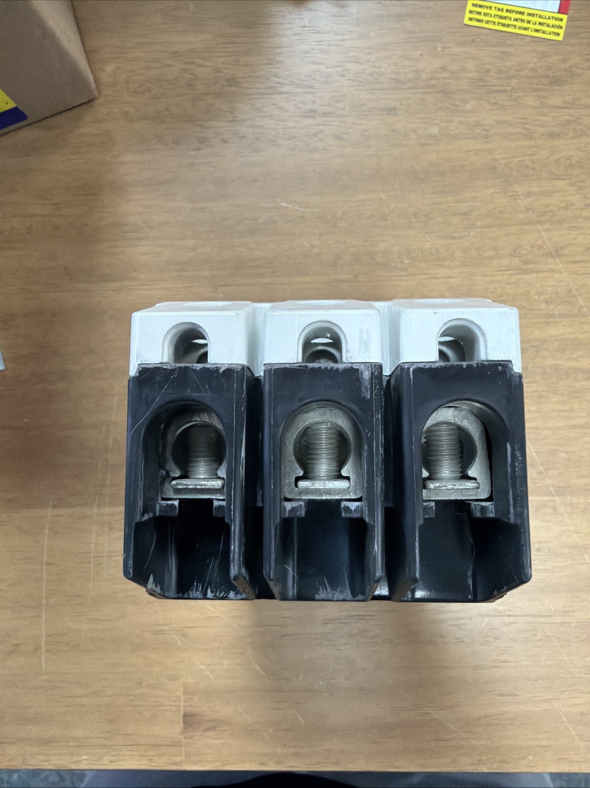 GE TEYL3035B Circuit Breaker 35A 3P 480/277V 3PH TEYL 35 Amp 3 Pole Bolt On