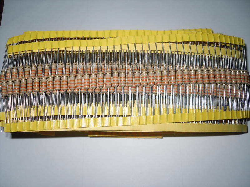 100 Pieces 1 /4Watt(0.25) 5% carbon film resistors Over 200 Various Value