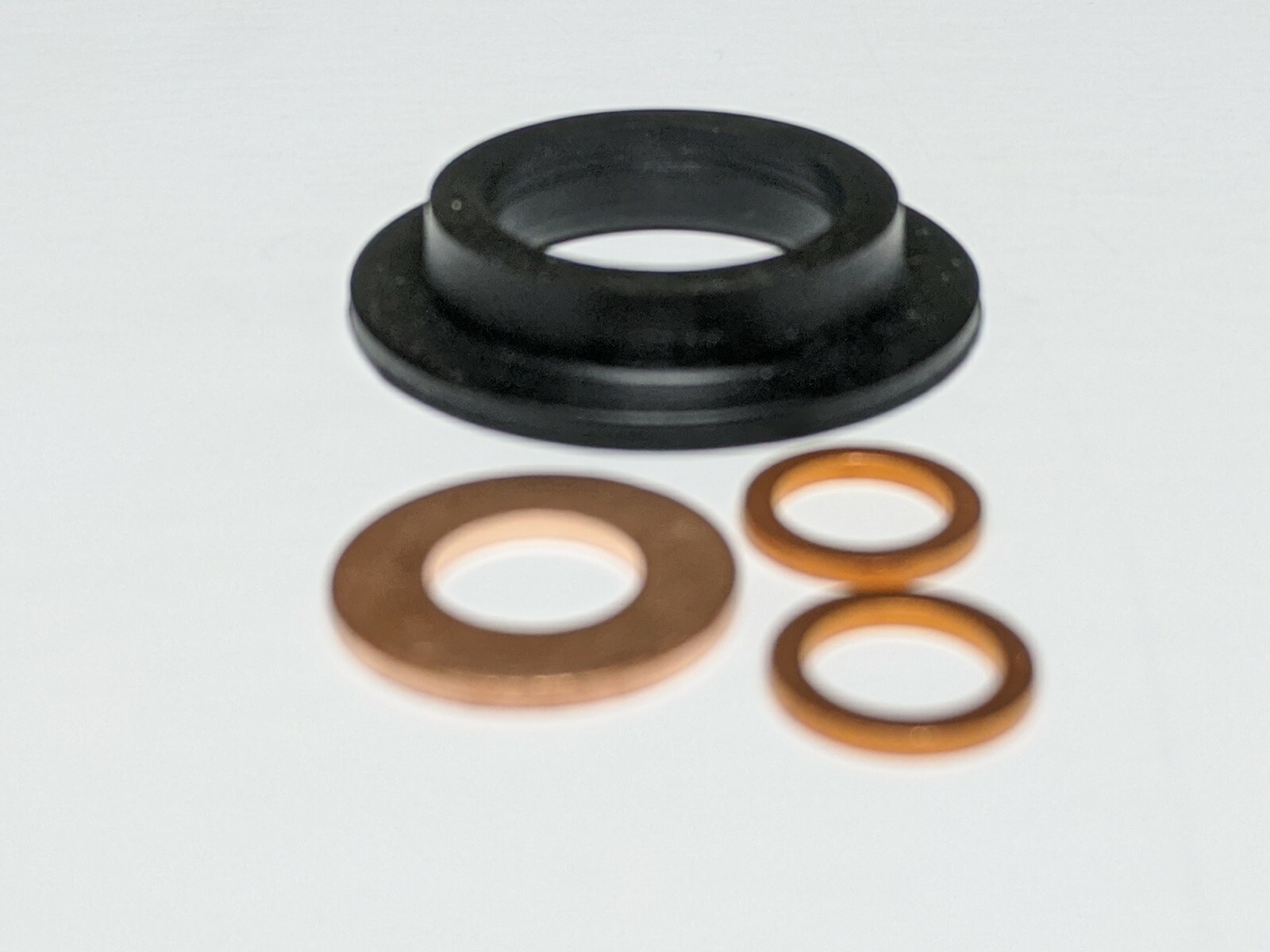 Massey Ferguson Direct Injector Dust Seal & Washers 135 165 180 230 275 698 2200