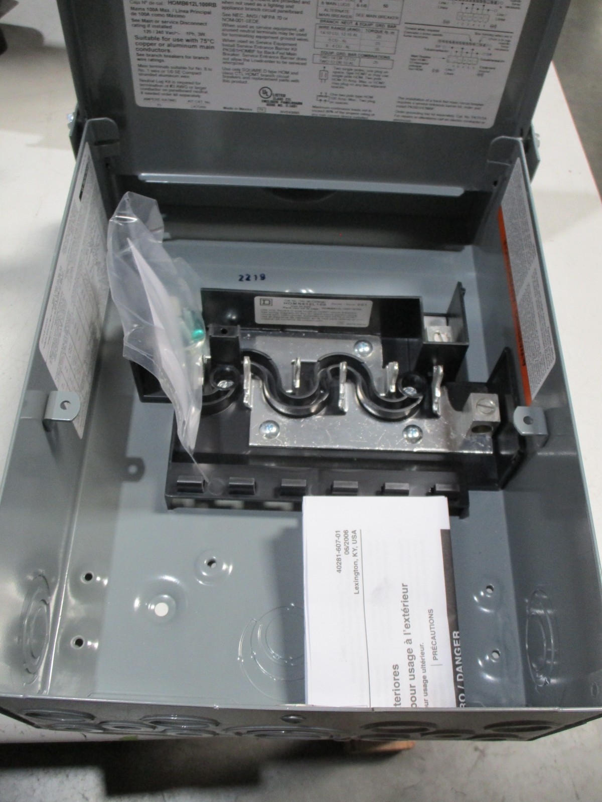 Homeline Circuit Breaker Load Center HOM612L100RB 100 AMP 6 SPACES 12 CIRCUITS