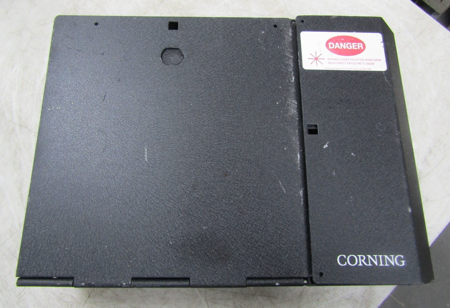 💥CORNING 2 PANEL WALL MOUNT ENCLOSURE HOLDS CCH FIBER PANELS WCH-02P