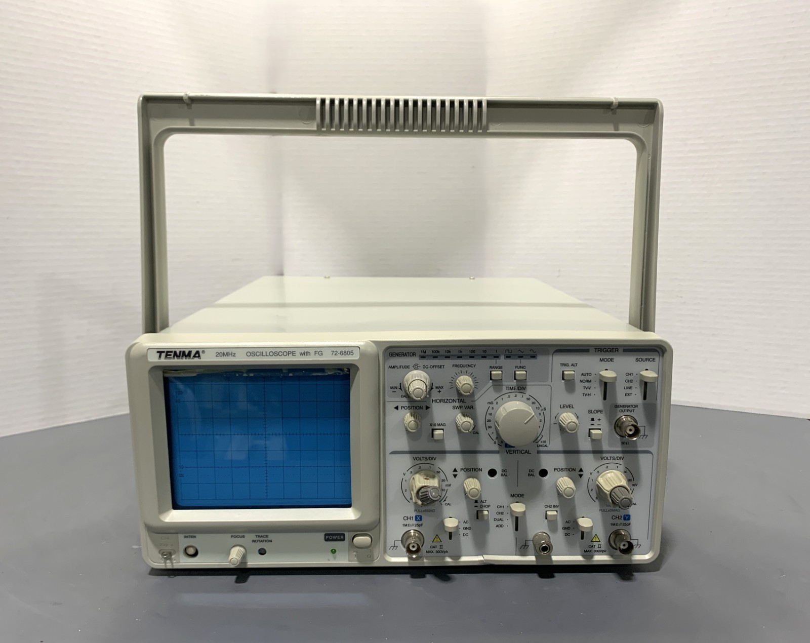 Tenma Oscilloscope 20Mhz With Built in FG MPN/72-6805, Damaged Handle, Tested