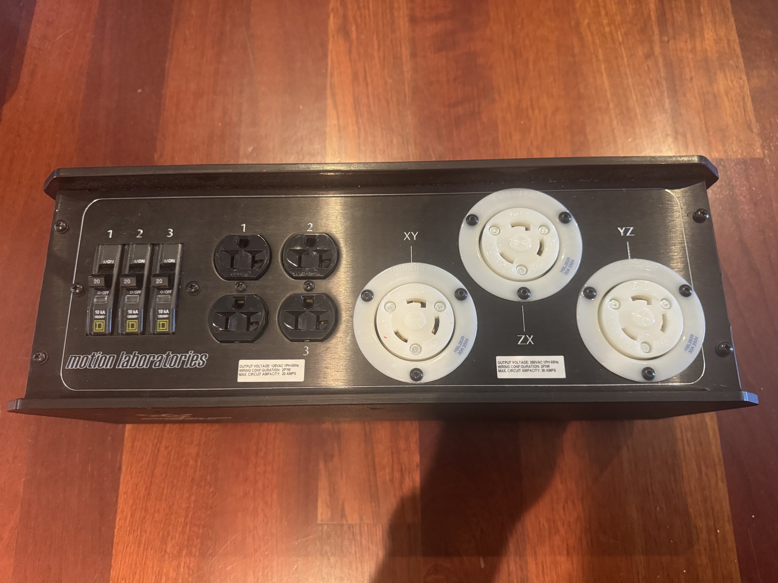 Motion Labs Power Distribution Stringer Box, Breakered, L21-30 In/Thru