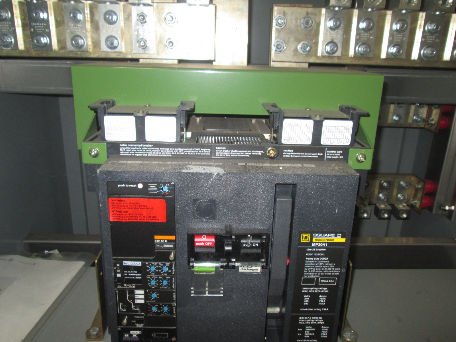 Sq D MP30H1 Masterpact Breaker 3000A 3P 600V EO/FM 24V DC Control Surplus