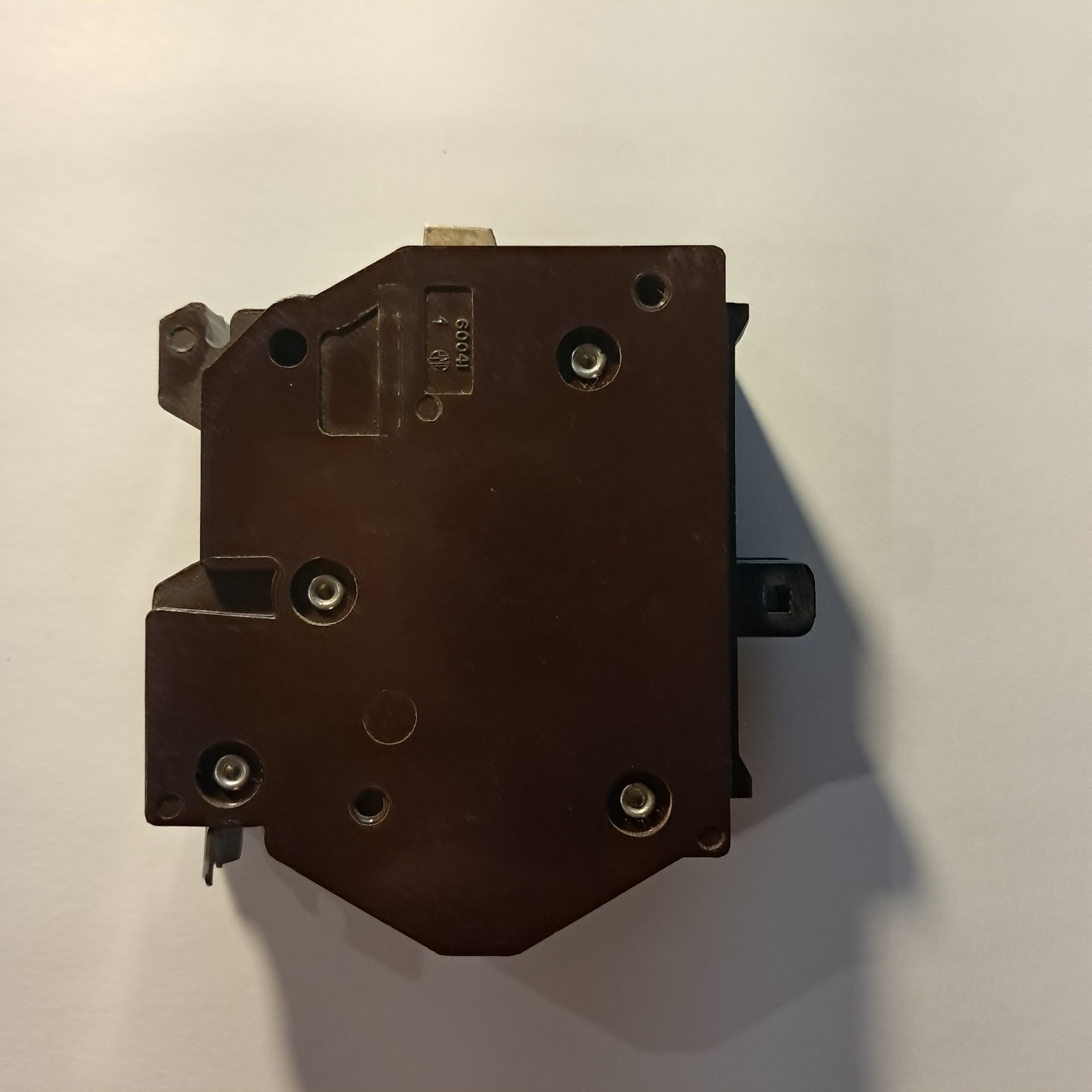 WADSWORTH B1515 TWIN TANDEM CIRCUIT BREAKER 15/15 AMP METAL FOOT CLIPS