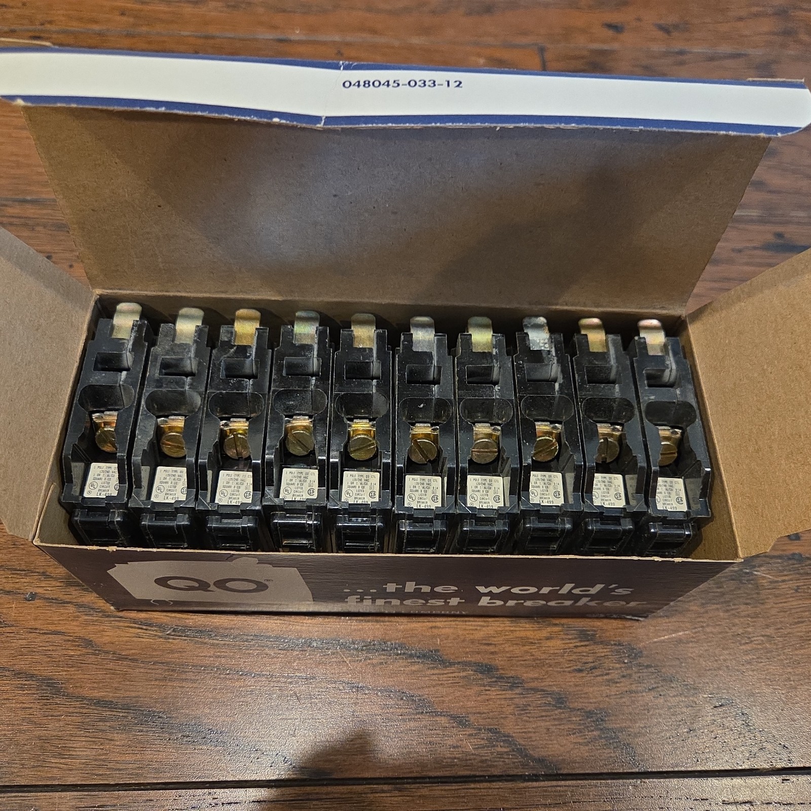 Square D QO120 Plug-On Circuit Breaker 20A 1-Pole 120/240V (10 Pack)