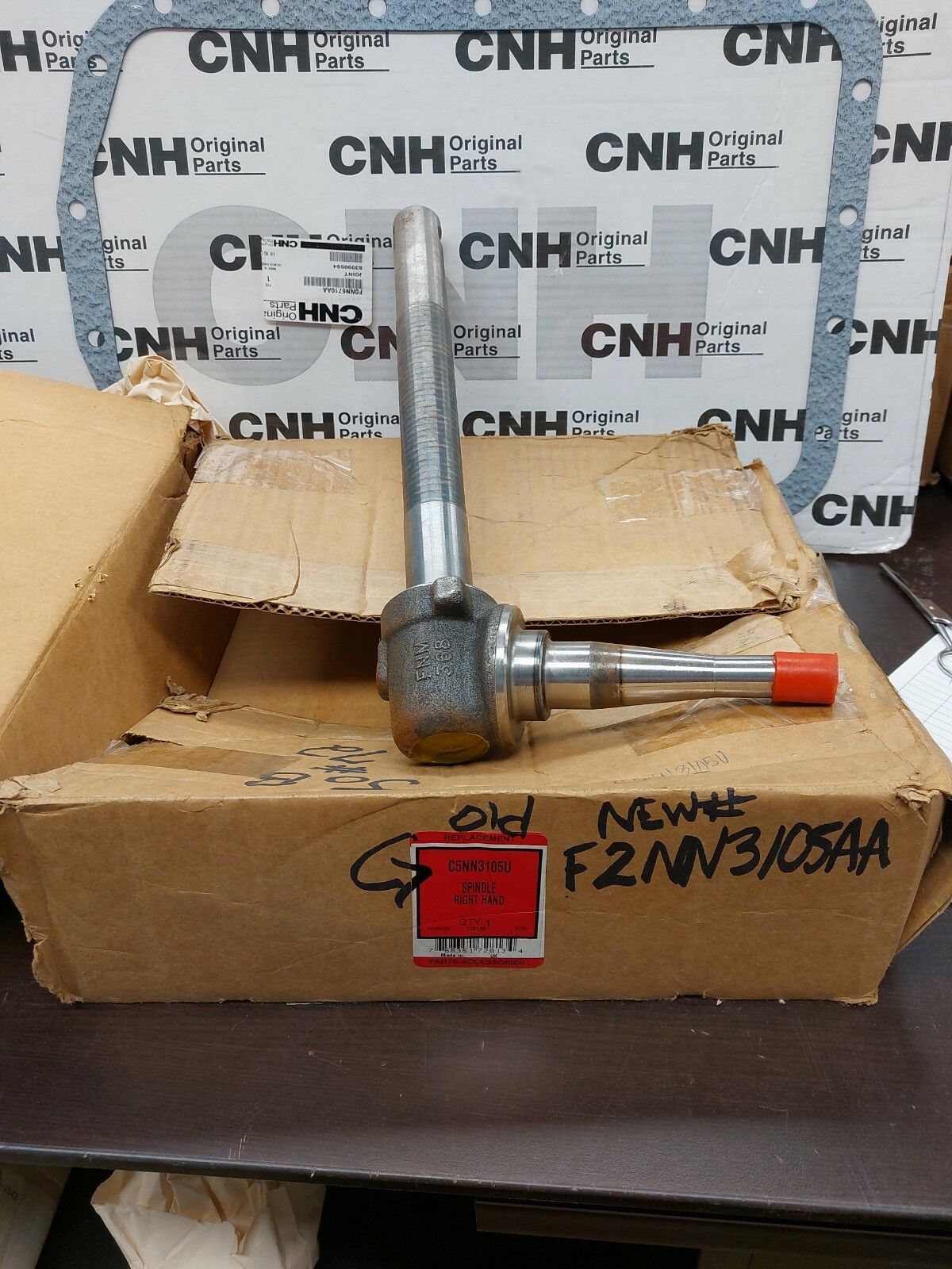 TISCO SPINDLE RH FOR NEW HOLLAND FITS 65 MODELS Part # C5NN3105U F2NN3105AA. NEW