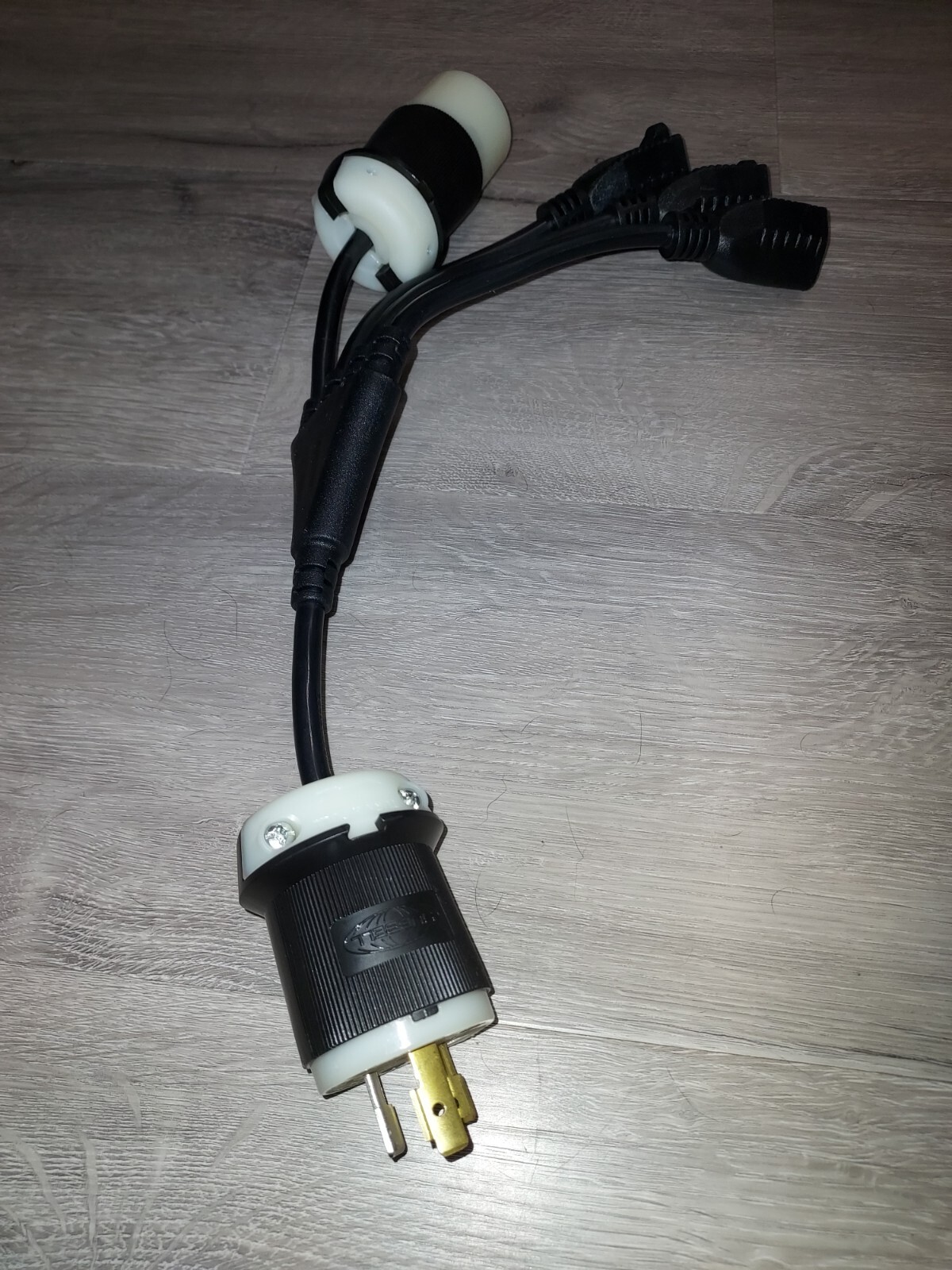 18 inch 1 to 4 Outlet Locomotive Refrigerator Adapter Splitter Cable Plug Cord