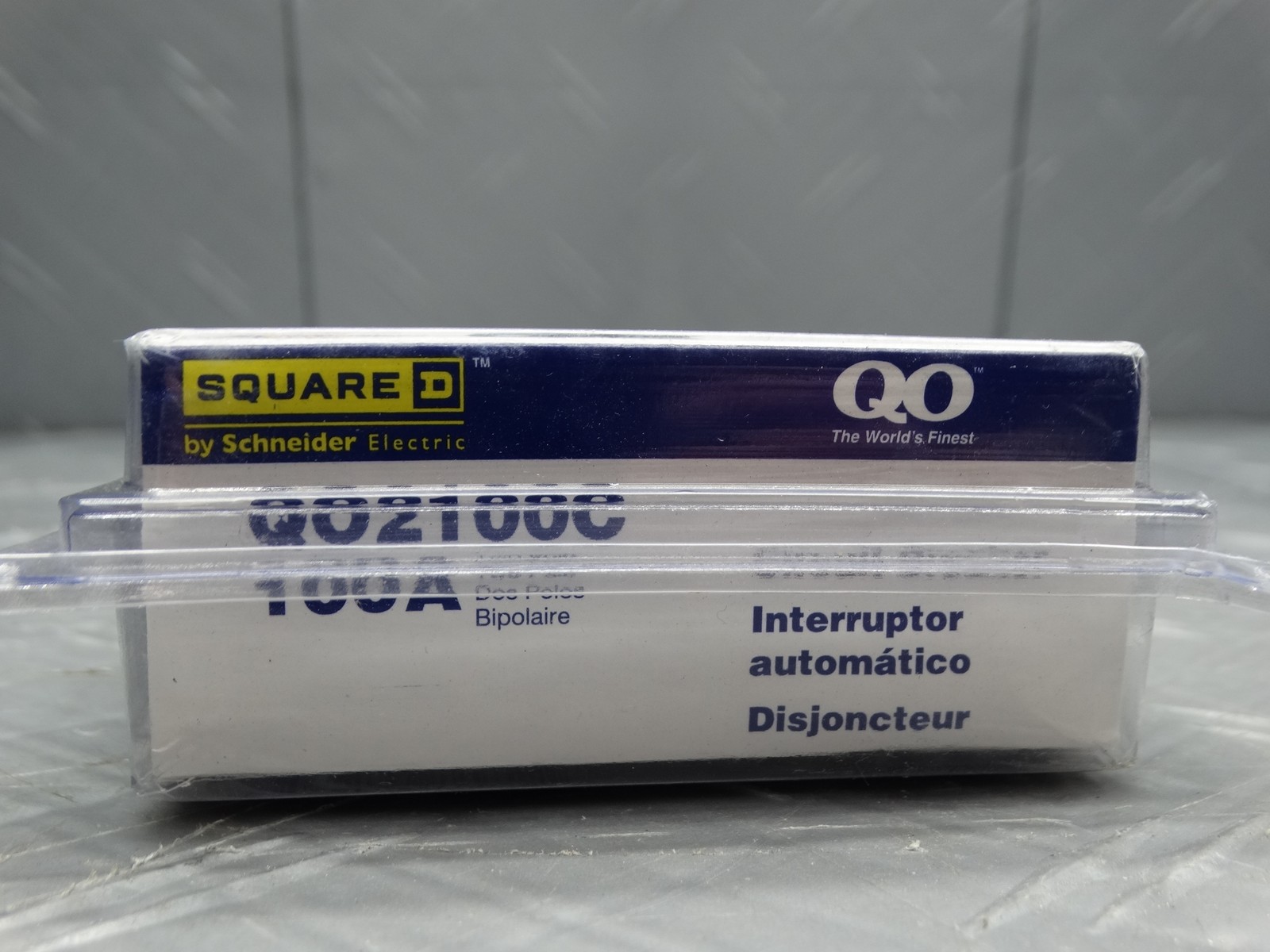 Square D 100 Amp 2-Pole Circuit Breaker Plug-on Design, Easy to Install QO2100C