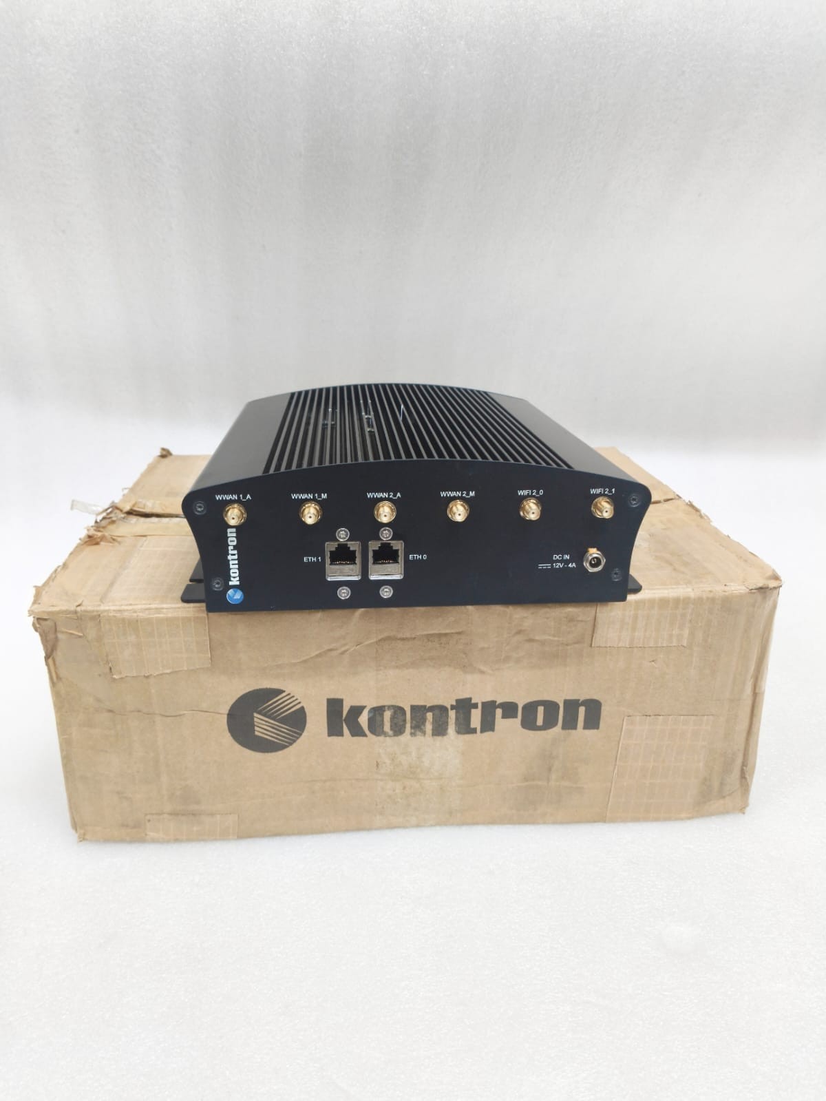 Kontron TRACE-154-IV-POC Industrial Router Gateway WWAN WiFi Fanless 1062-6627