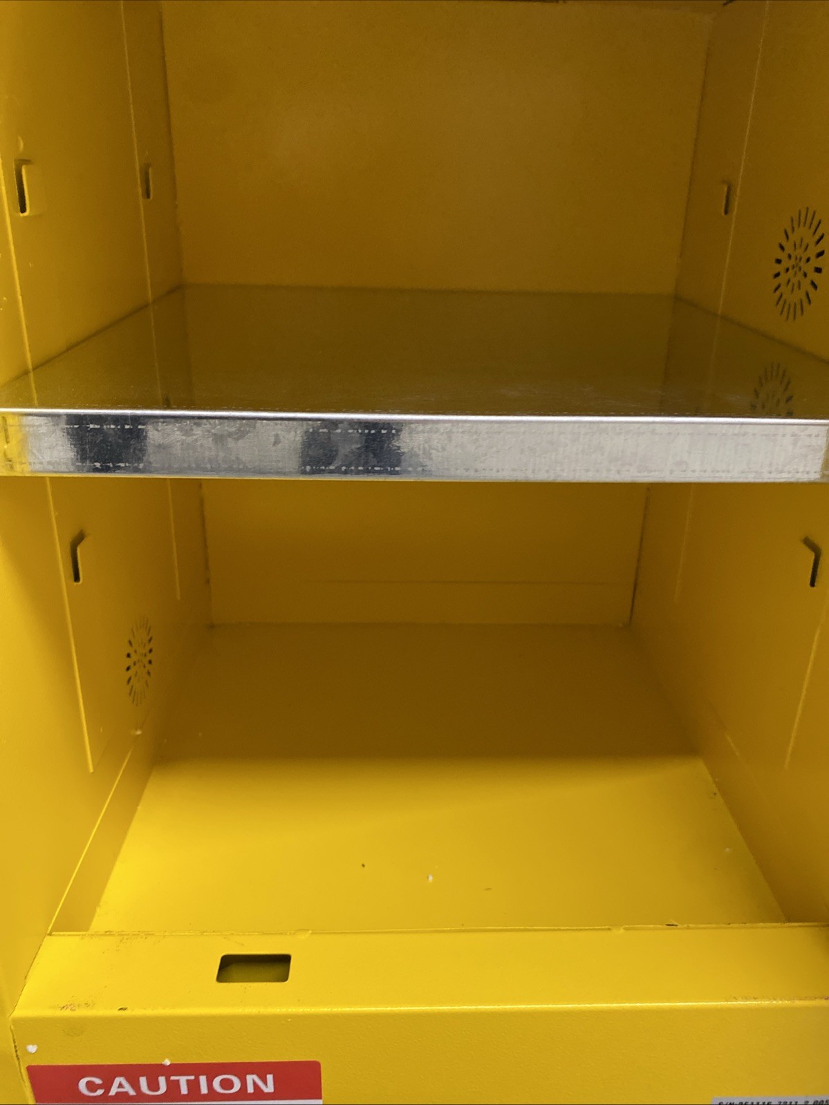 VEVOR 12-Gal Flammable Safety Cabinet SS-559 Yellow Fireproof Storage