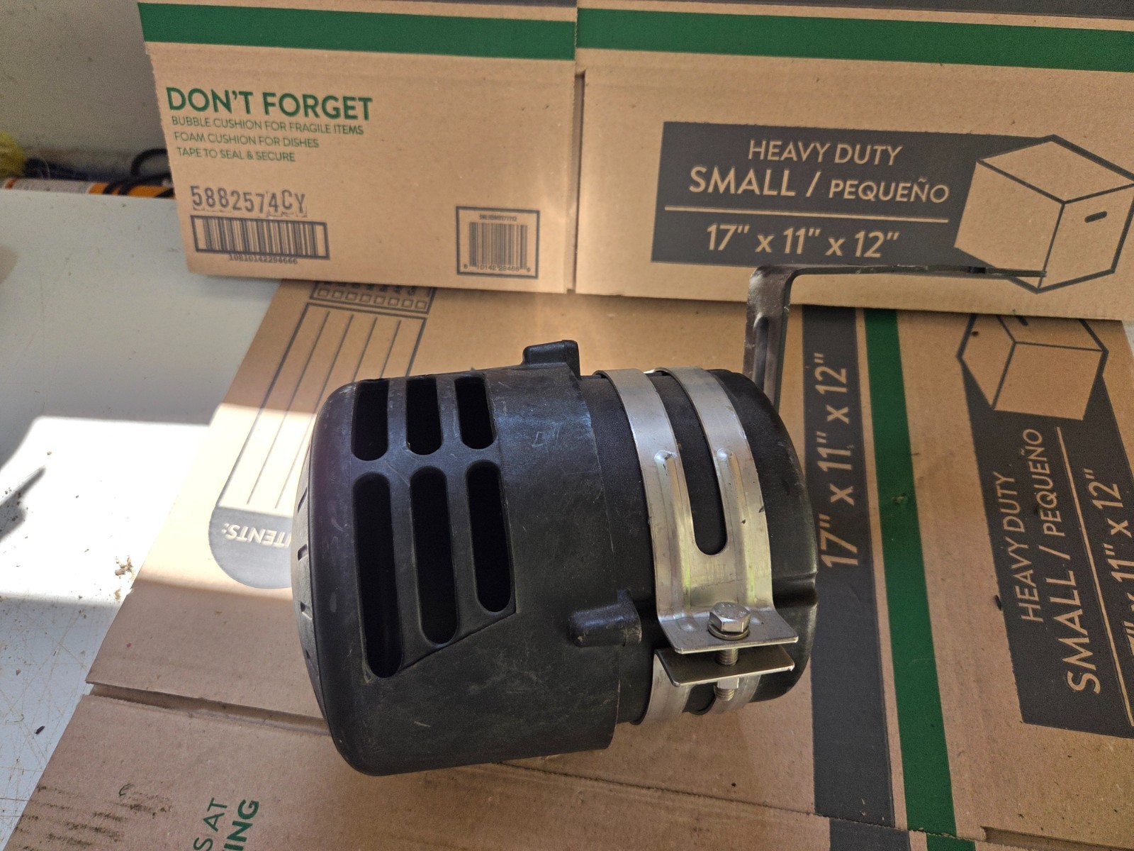 Federal Signal Rumbler Speaker Series: A Part No: 82831059 w Mounting Bracket
