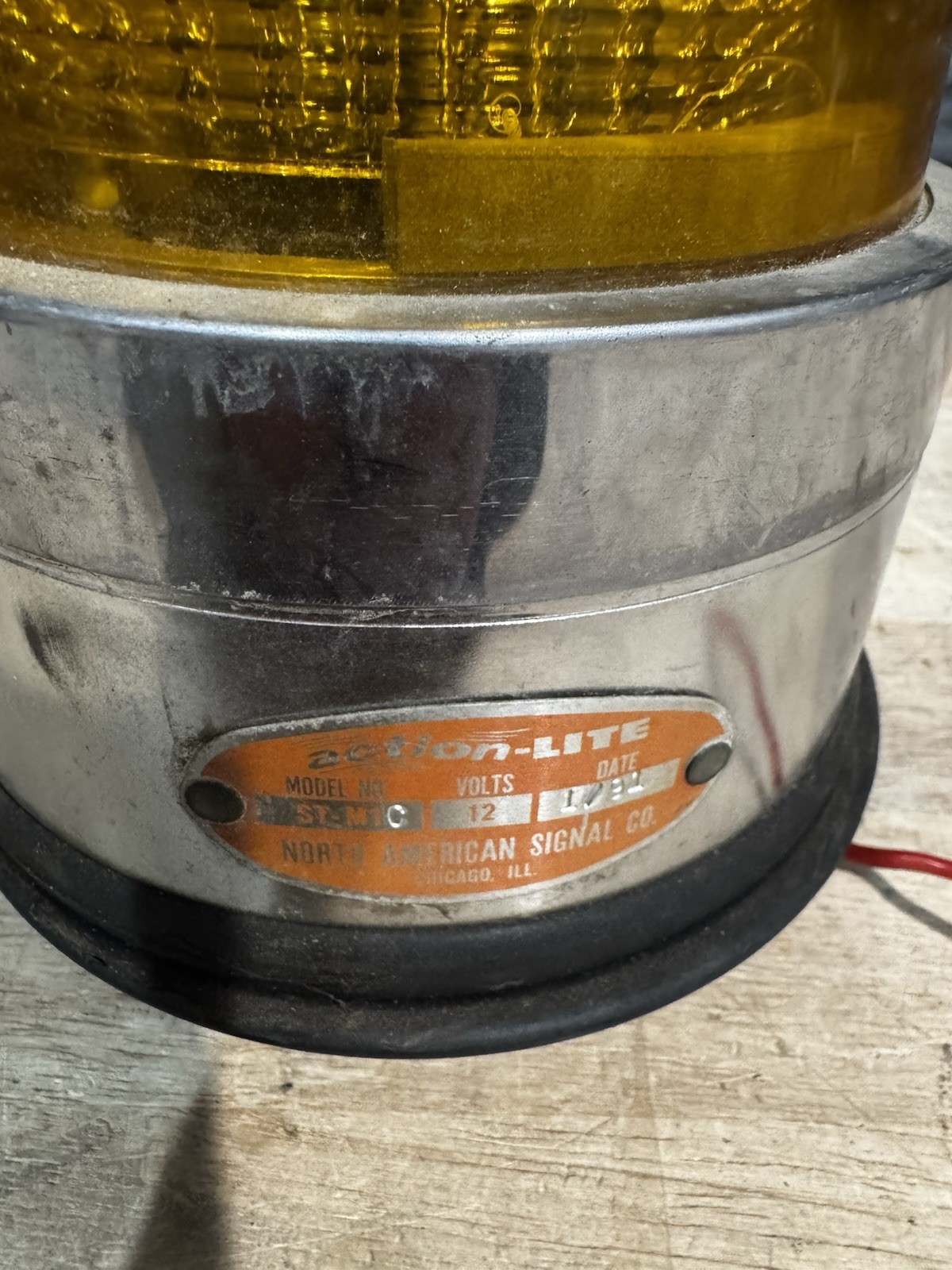 NORTH AMERICAN SIGNAL ST-M1C Amber Strobe Light 12/ 24 Volt