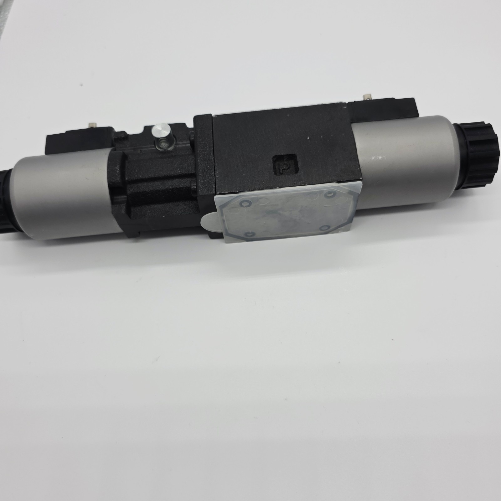 Directional Control Valve VSD6-T-M1-2DL-I Hydraulic Solenoid 12V Industrial