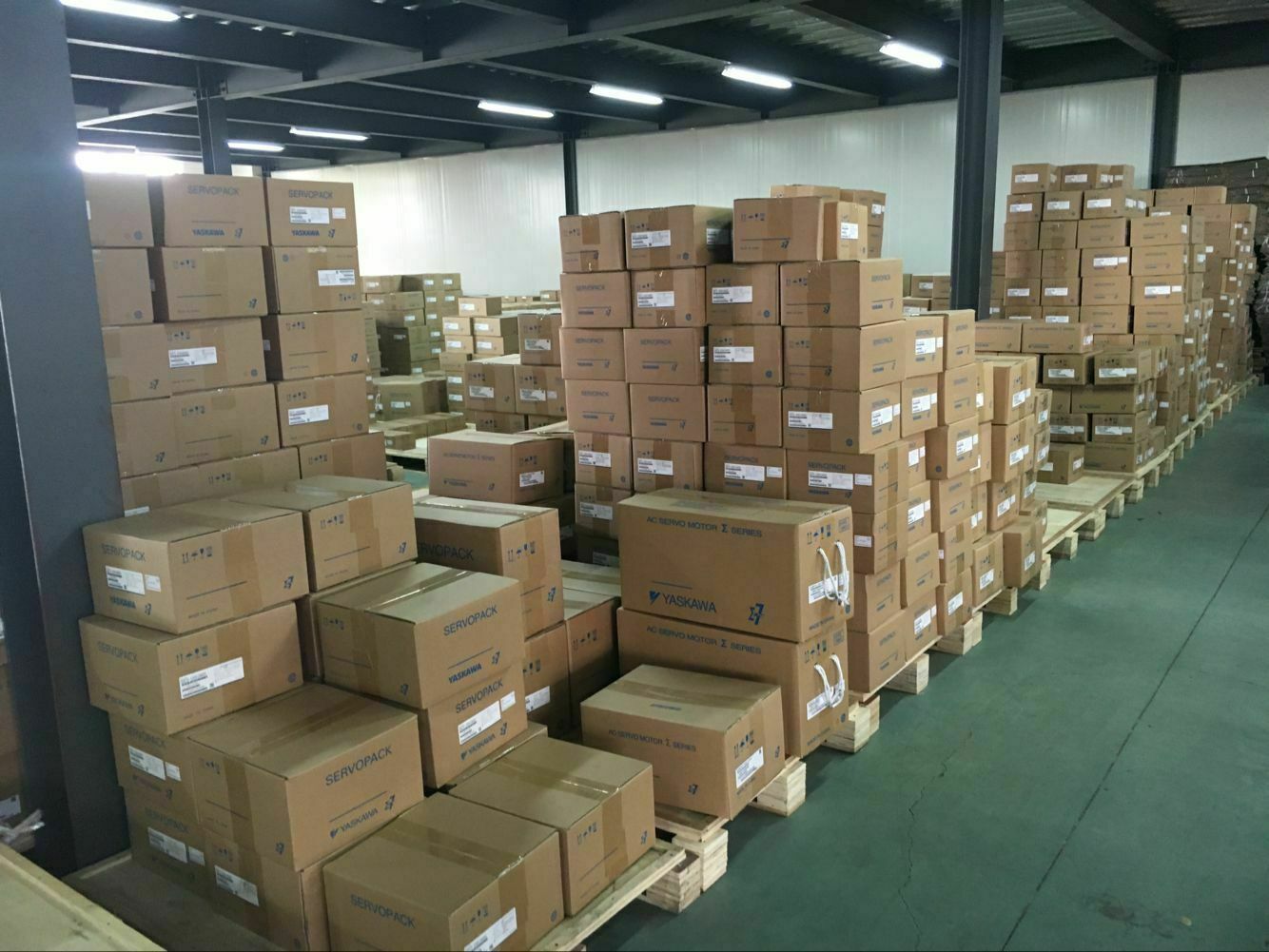 Yaskawa SGD7S-180A20A Servo Driver New Expedited Shipping