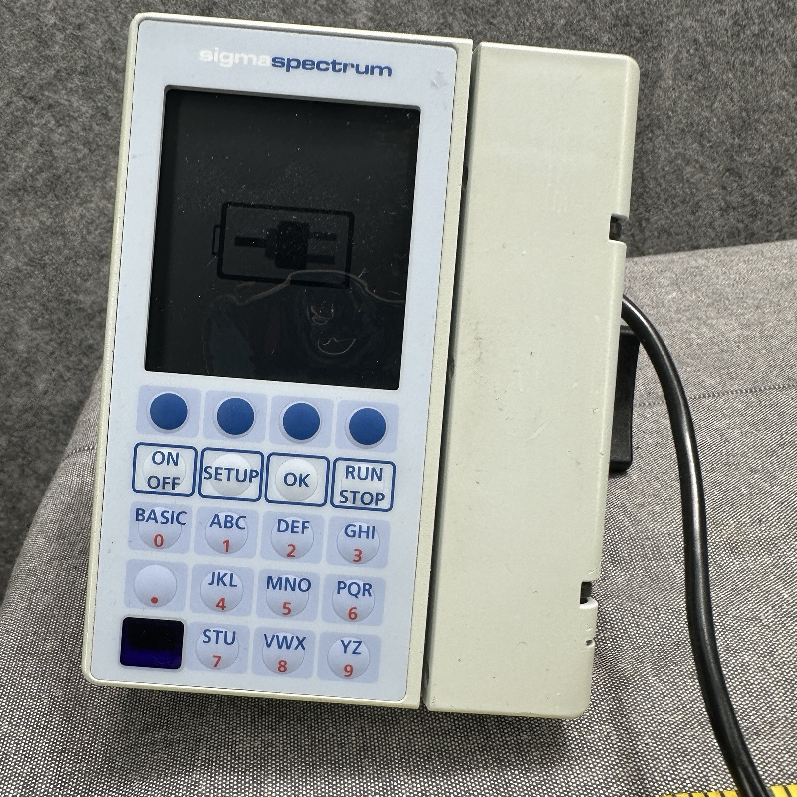 Baxter Sigma Spectrum IV Infusion Pump with AC Adapter Pole Mount Tested Working