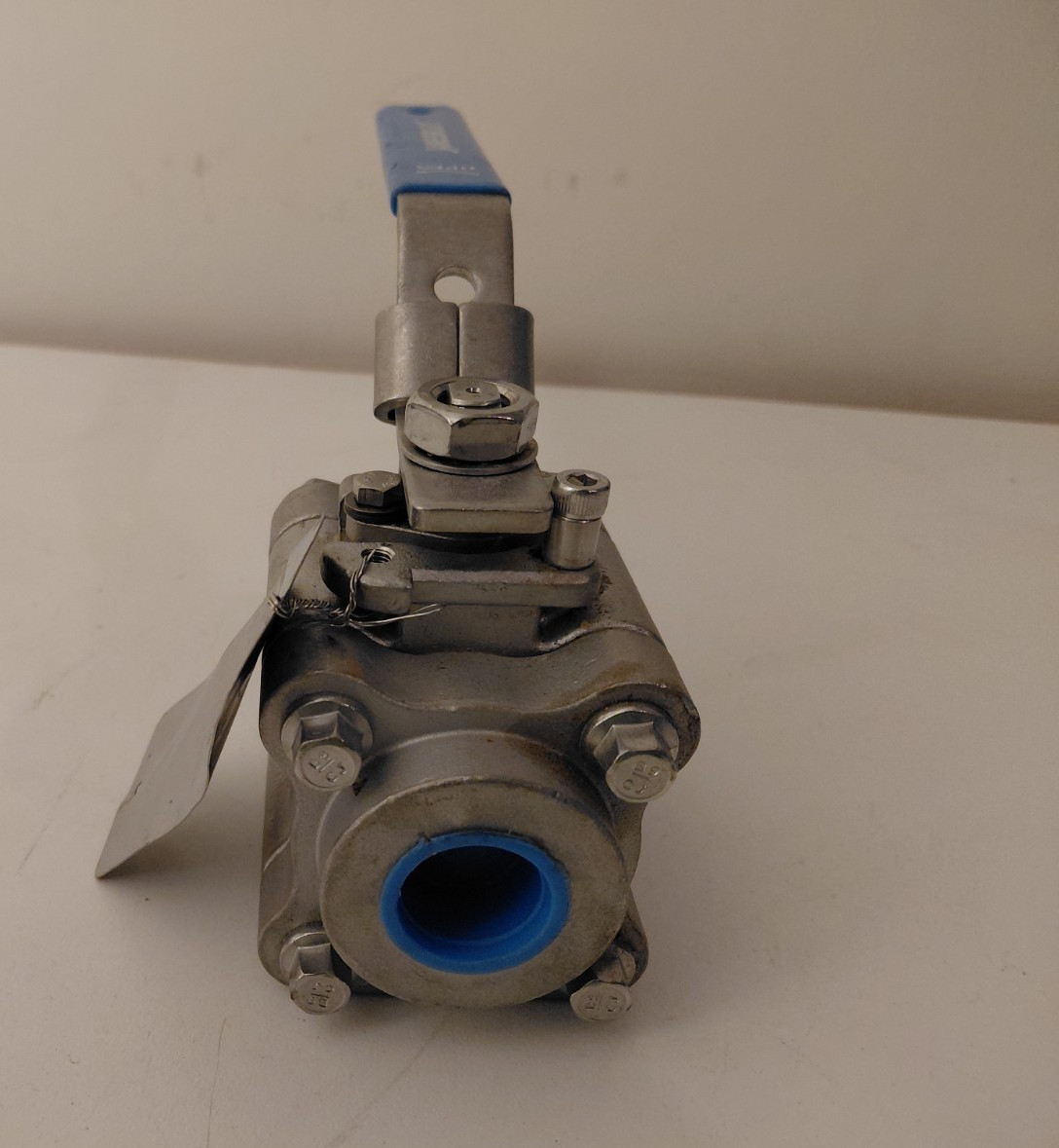 Jamesbury 4BBTG3600XT2 3/4 Inch Ball Valve CF8M, CL800, 7019L Top Grounded