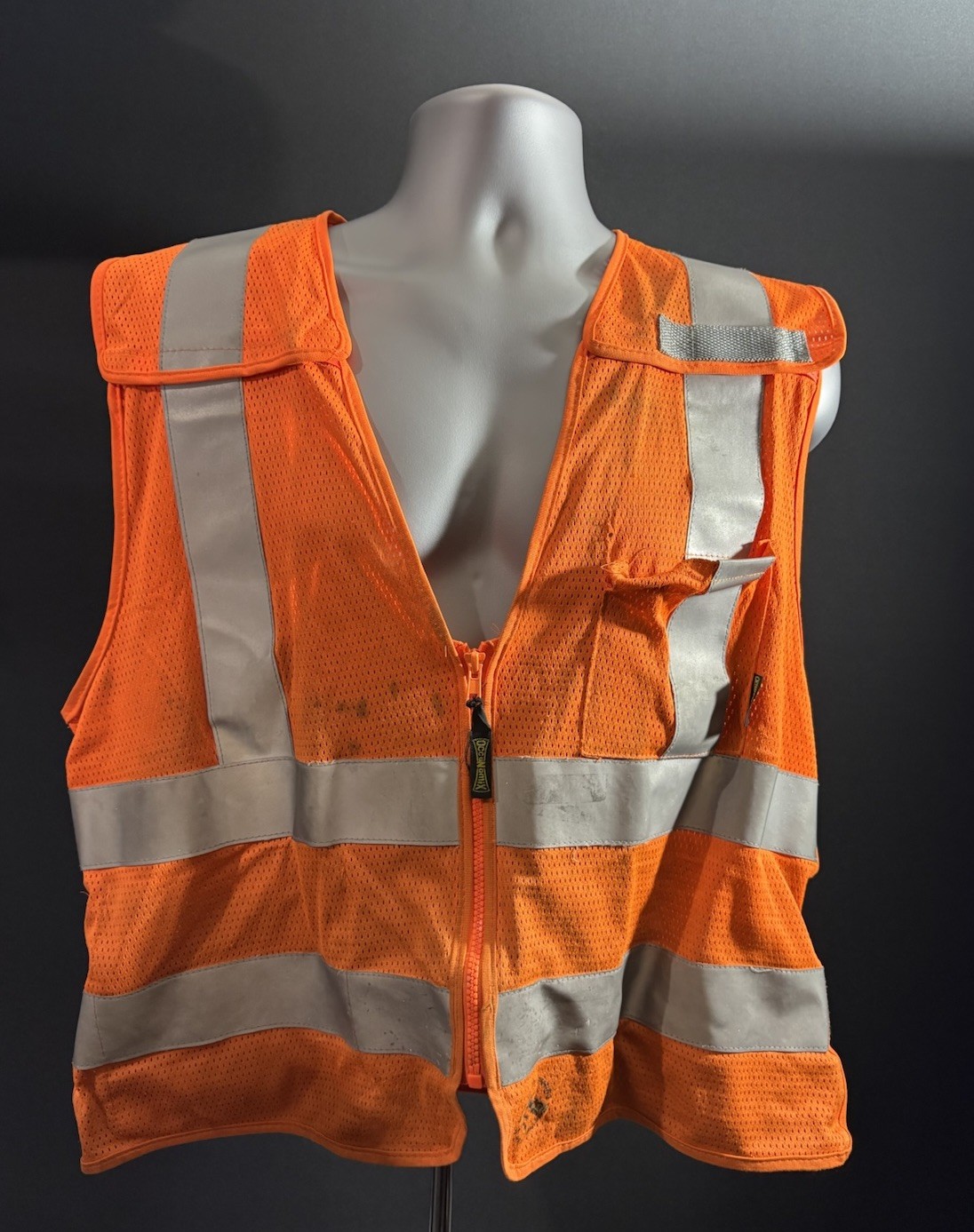 UNITED OccuNomix Hi-Visibility Orange Mesh Reflective Zip Work Ramp Safety Vest