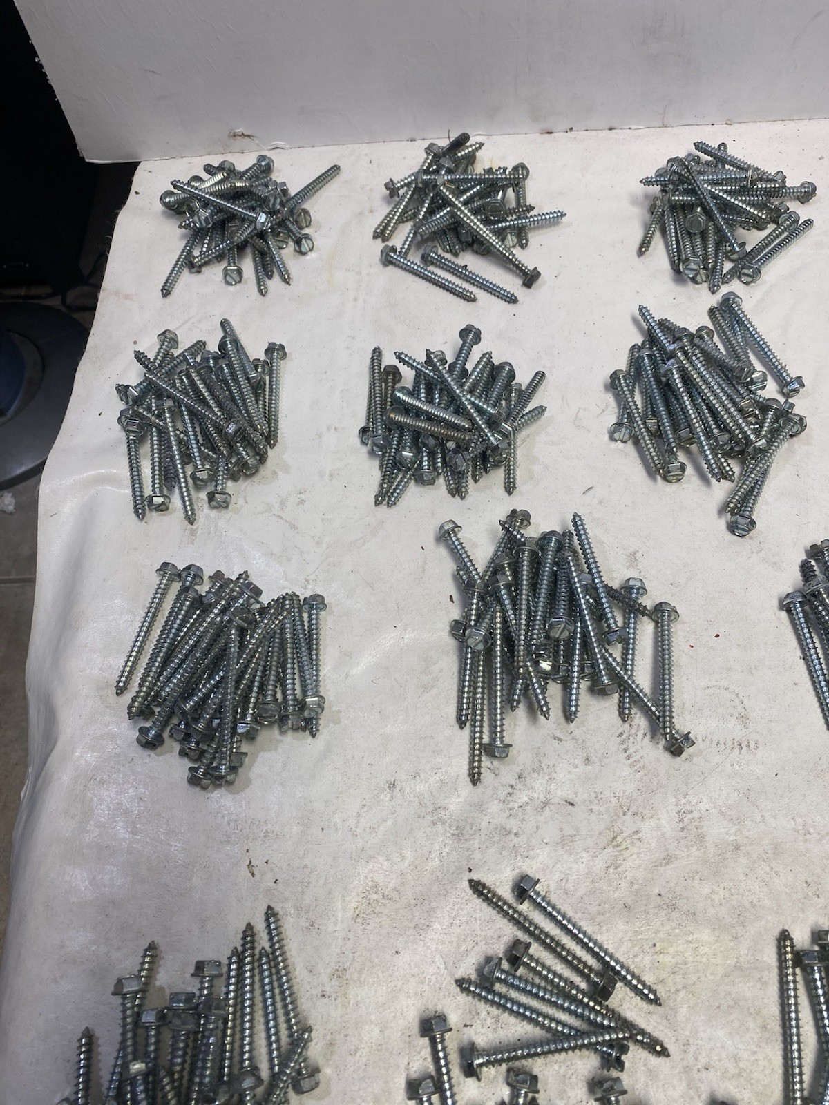 (200 Pcs.) Hex Head 3/8 x 2-1/2 Lag Bolts A307 Zinc Plate Wood Screws Huge Lot