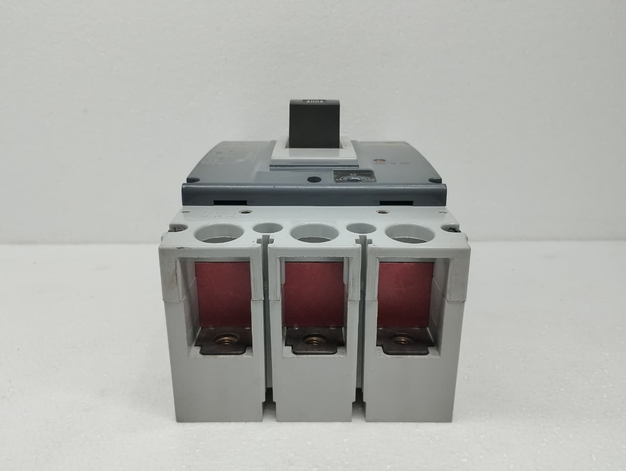 UCB 400S Hyundai Circuit Breaker 3P 400A 690V New 1PC