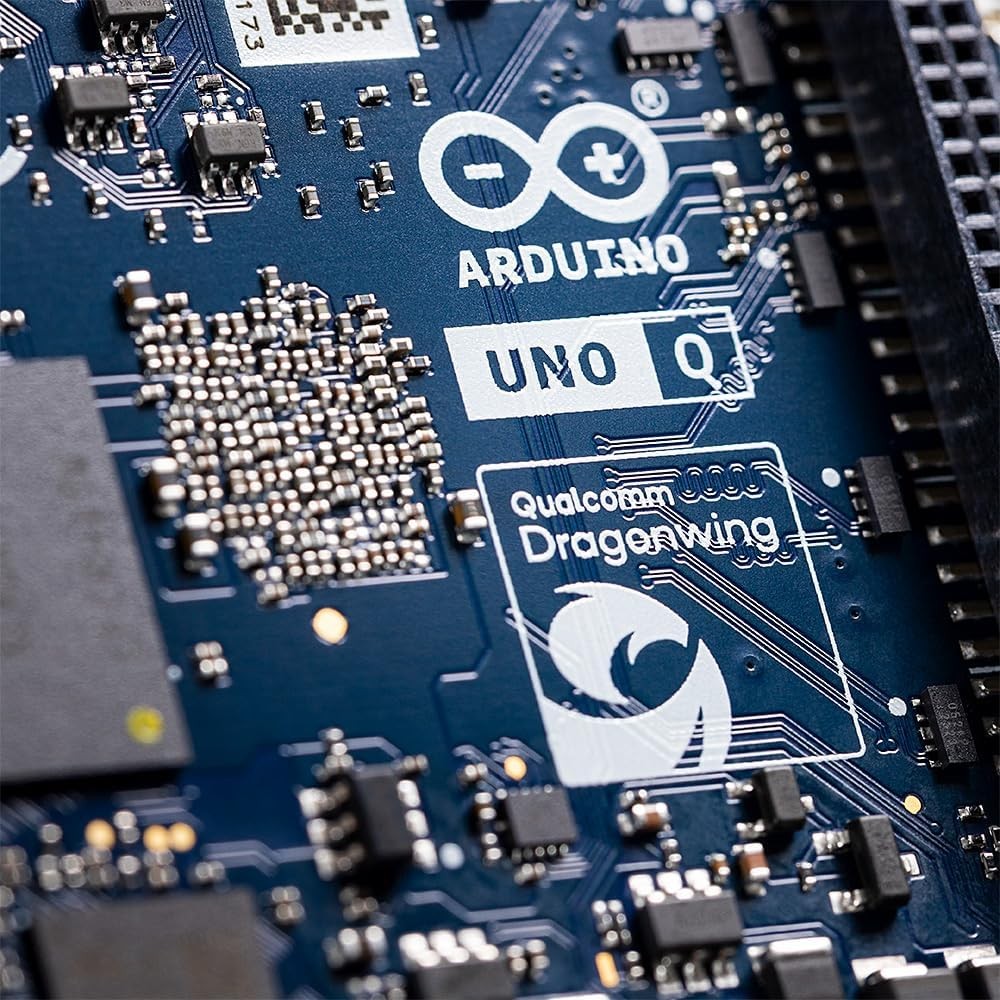 Arduino UNO Q 4GB Hybrid Board QRB2210 & STM32U585 Microcontroller AI Vision
