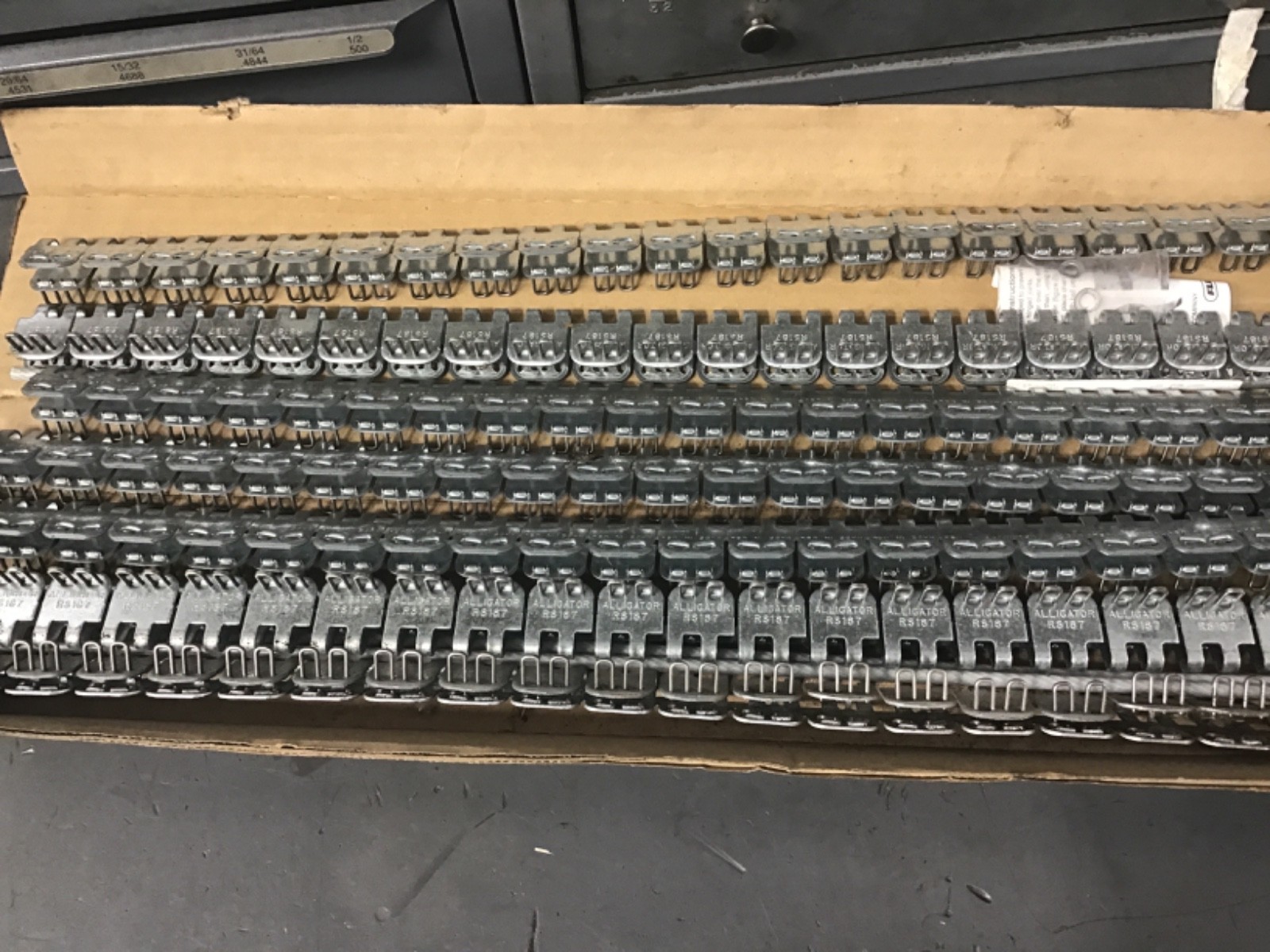 alligator ready set Staple Belt Fasteners RS187J24/ 600NC MISSING ONE STRIP