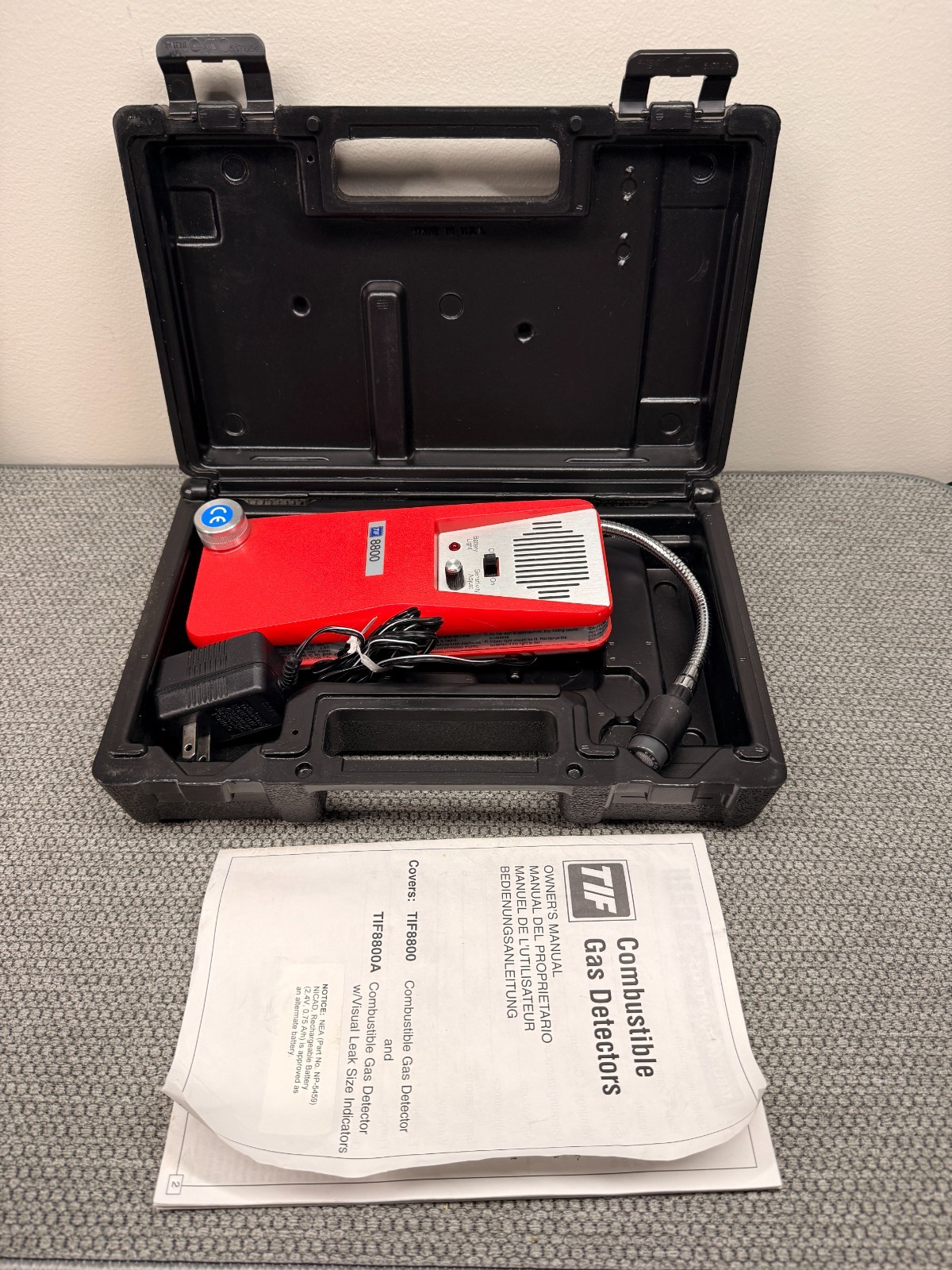 TIF 8800 Combustible Gas Detector w/ Case, Manual, & Power Cord