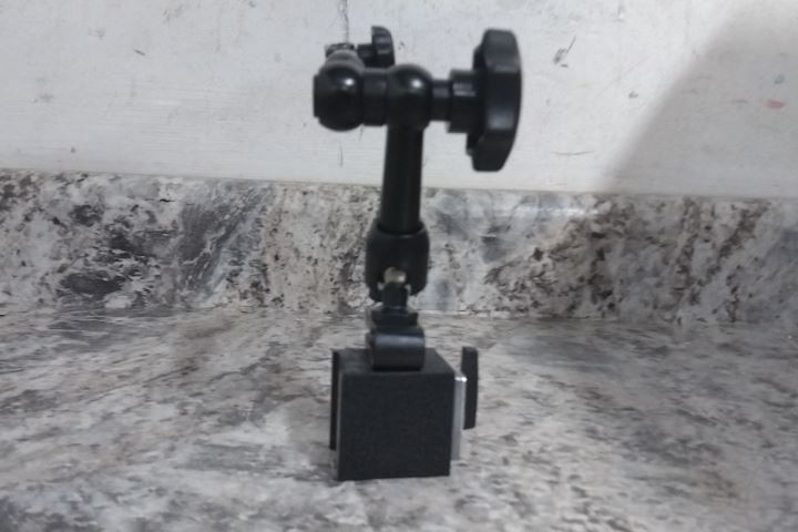 Starrett 660 7.5 In Maximum Reach Magnetic-Base Indicator Holder