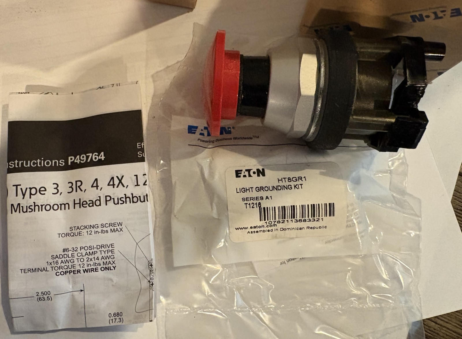 EATON HT8AER RED MUSHROOM PUSH BUTTON OPERATOR-NEW ORIGINAL PACKING