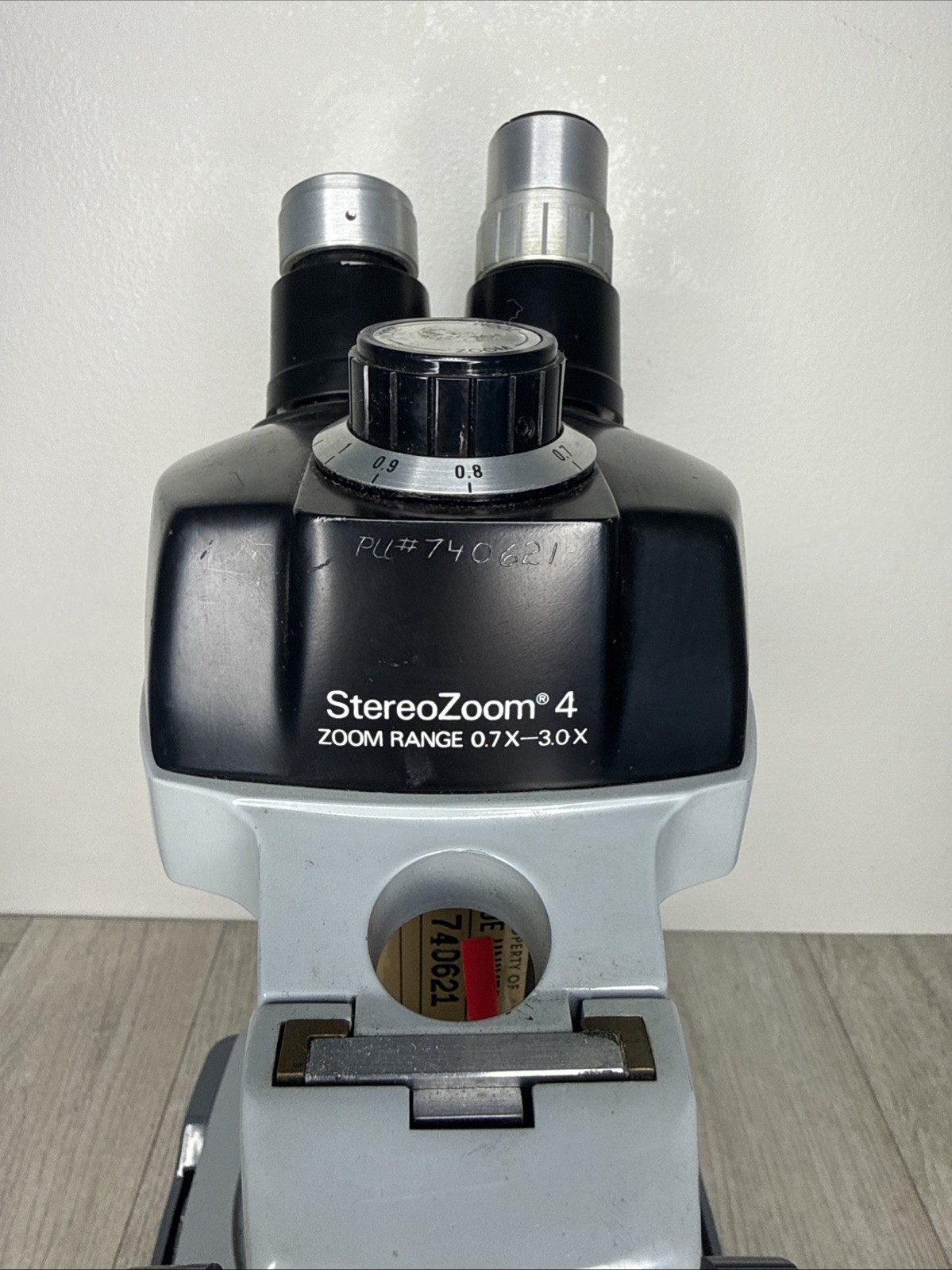 Bausch & Lomb StereoZoom 4 Microscope 0.7x to 3.0x w/ 10x Eyepieces