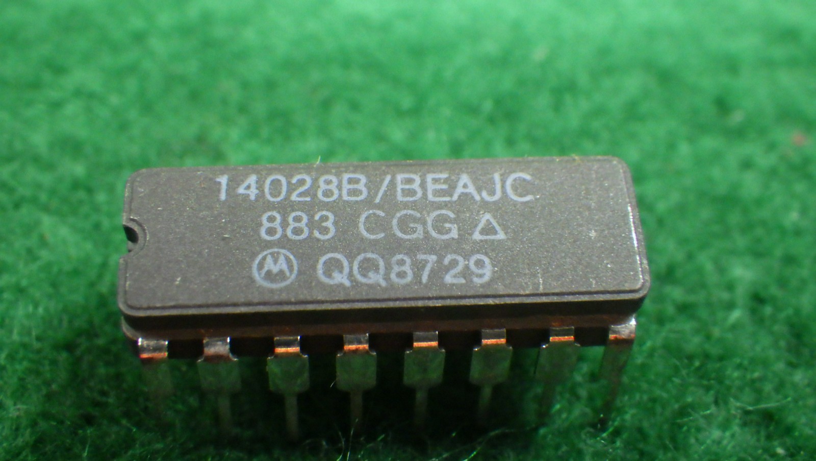 NOS Motorola IC 14028B/BEAJC Digital Decoder/Demultiplexer Lot of 4