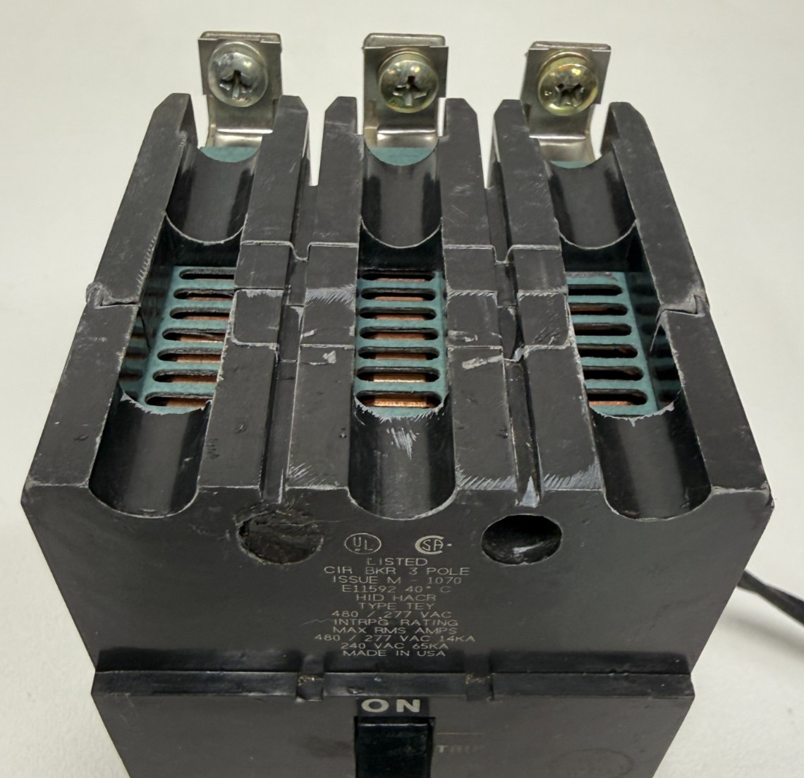 GE TEY340ST12 40Amp 3Pole 480/277VAC 14kA Bolt-On Circuit Breaker TEYST12 Shunt