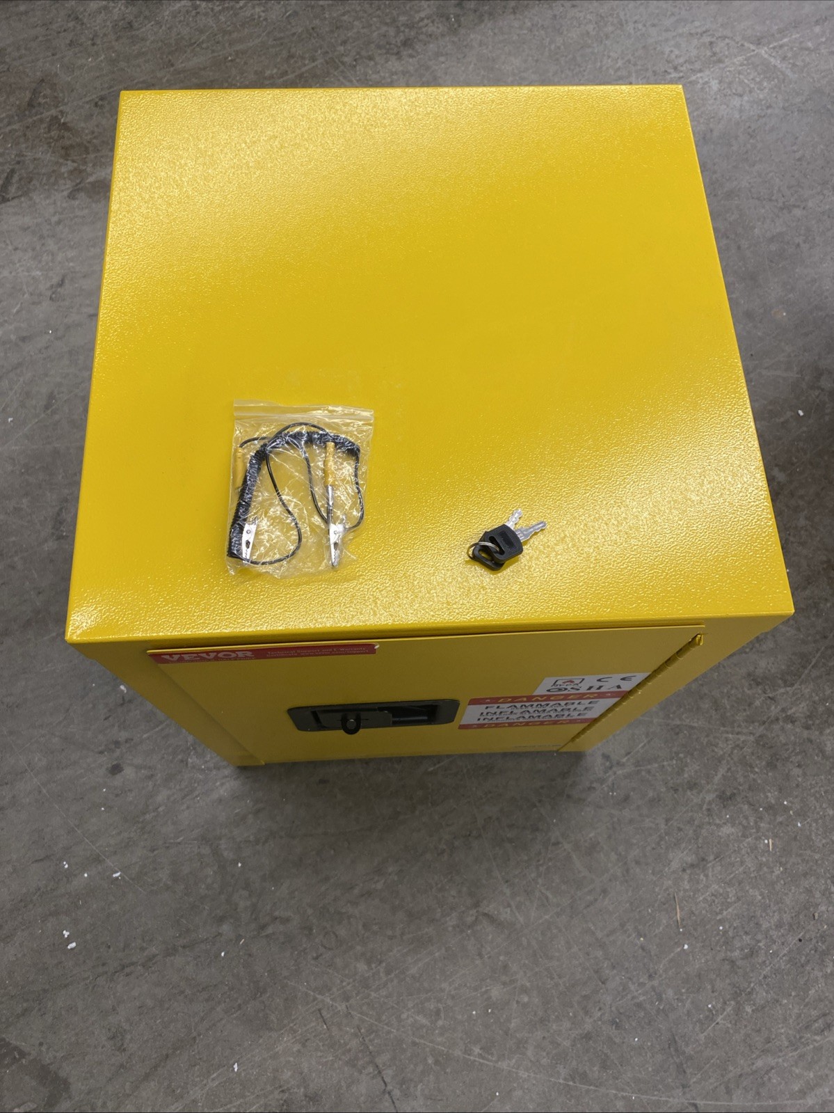 VEVOR 12-Gal Flammable Safety Cabinet SS-559 Yellow Fireproof Storage