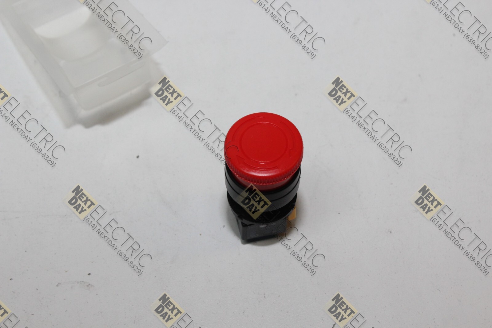 Idec, HA-S HA1E, A1E-V2S1R HA1E-V2S2R Emergency Stop Twist Button Push 16mm 5/8″