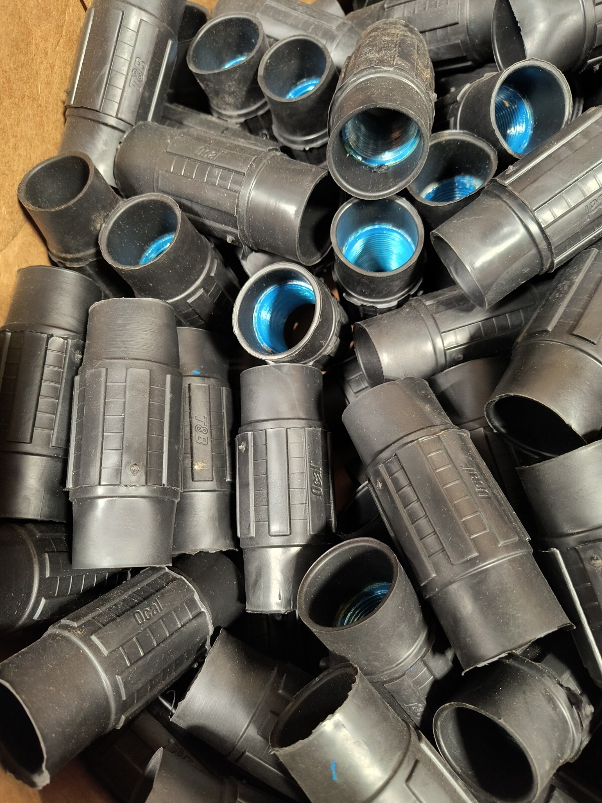 THOMAS & BETTS CPL3/4-G OCAL THREADED PVC-COATED CONDUIT COUPLING, 3/4-INCH