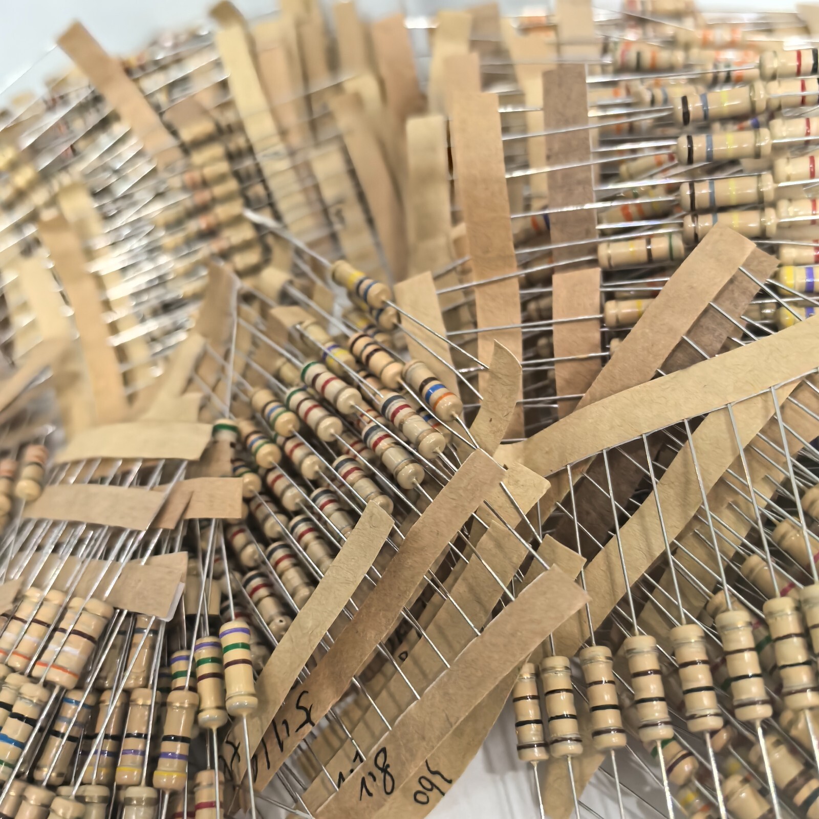 1W High-Power Carbon Film Resistors Kit (100 Values 1R-10MΩ) 1000pc 5% US Stock