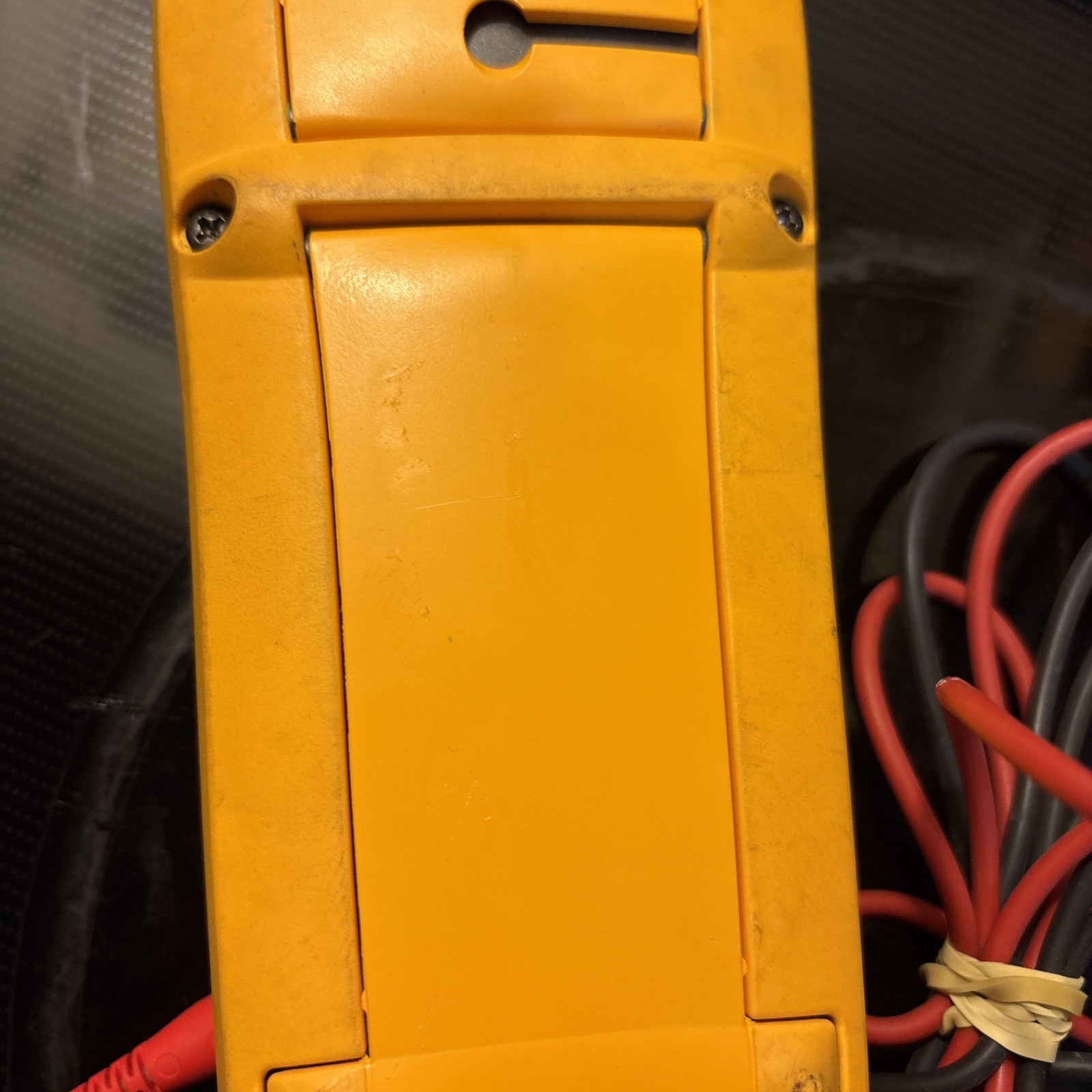 Fluke 26 III True RMS Digital Handheld Multimeter, Test Leads, 1000V, CAT III