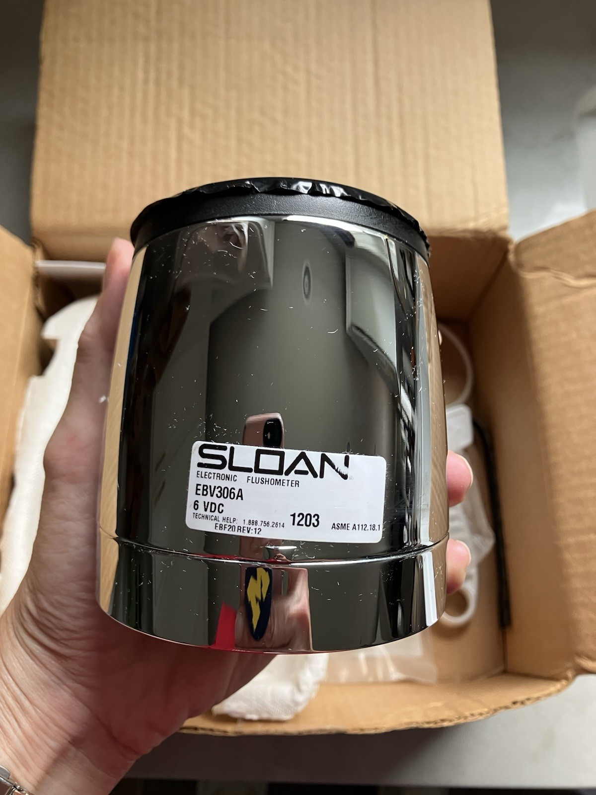 Sloan Solis 3375304 RESS-U HEU 0.5 GPF 1.9 LPF single flush chrome finish