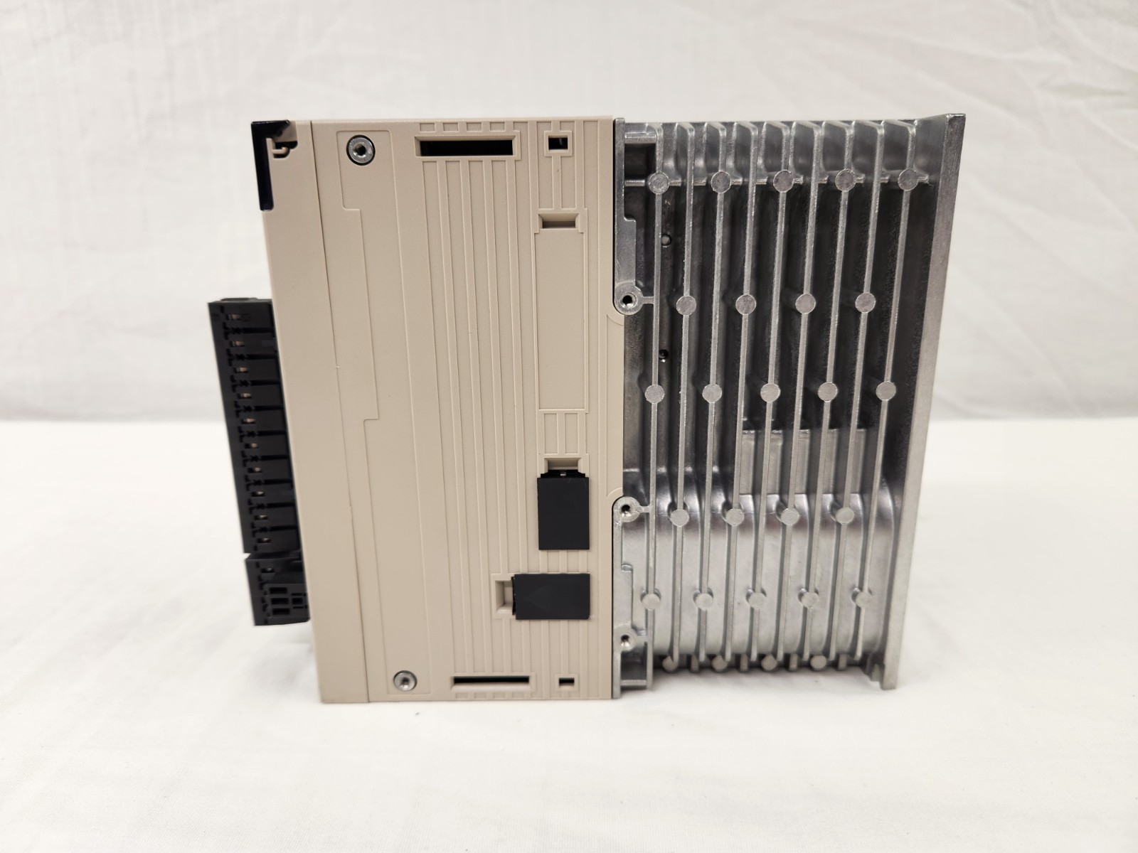 YASKAWA SGDV-2R8A11A SERVOPACK , Sigma V SERVO DRIVE, 200V Used