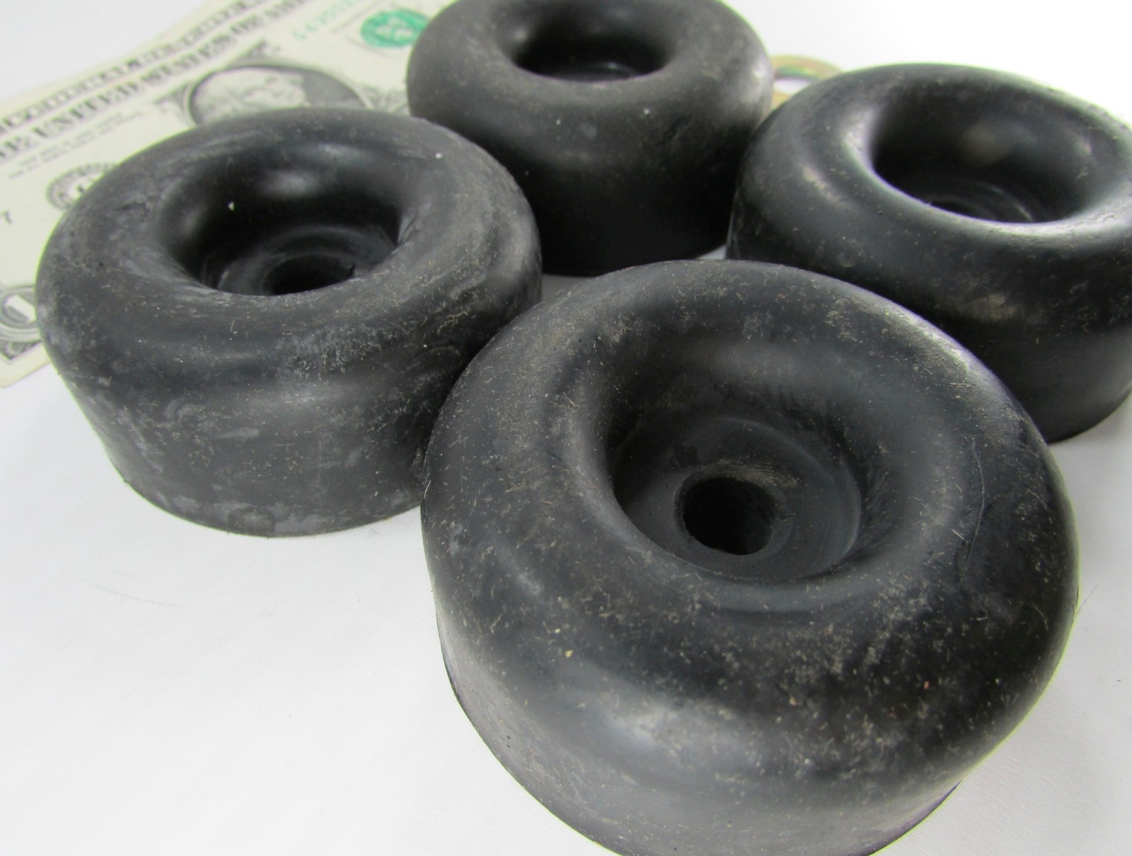 4-PC Rubber Vibration Isolators, Shock Mounts w/Washers 2.5″ OD x 7/16″ ID x 1″