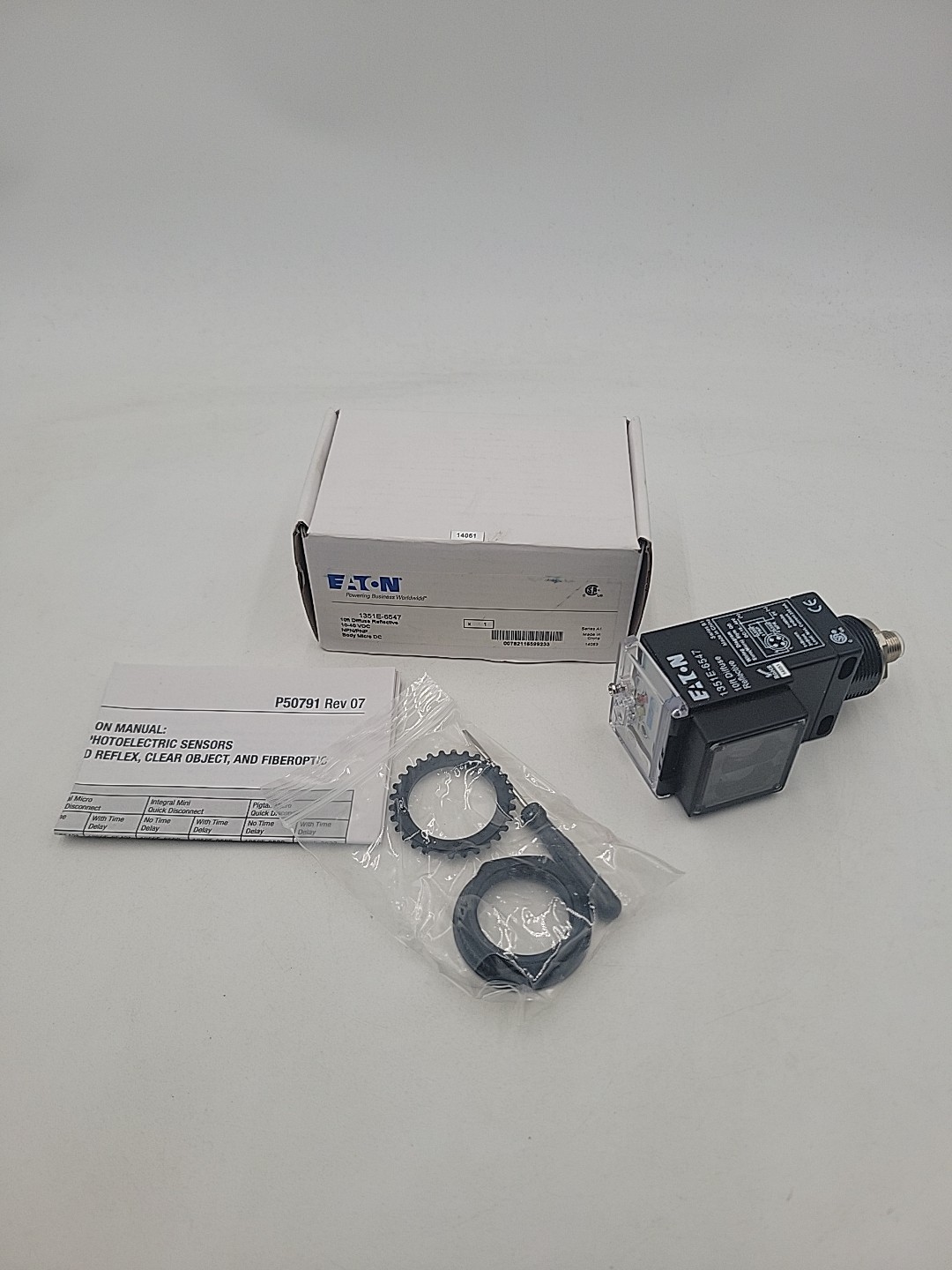 Eaton 1351E-6547 Photoelectric Sensor Enhanced 50 Series Diffuse 10ft 10-40VDC