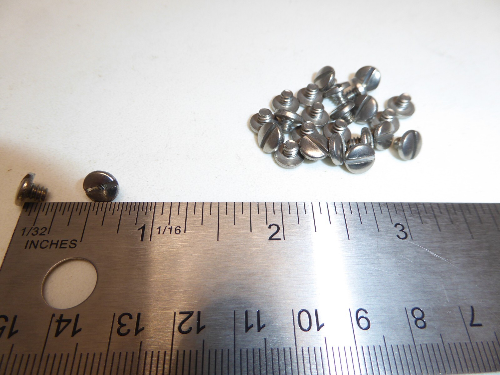 6-32 x 1/8 Pan Head Slotted Machine Screw SS 18-8 VINTAGE USA Made Qty 25