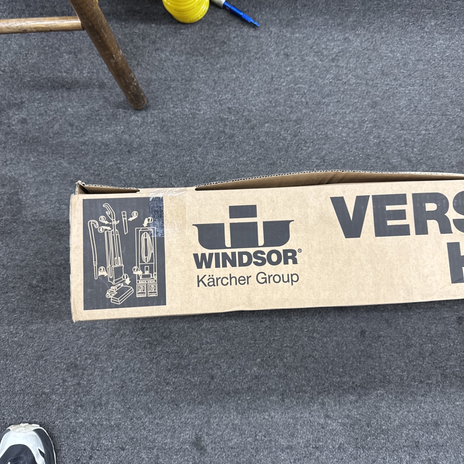 KARCHER WINDSOR Versamatic® HEPA 14 1.012-606.0 Upright Commercial Vacuum