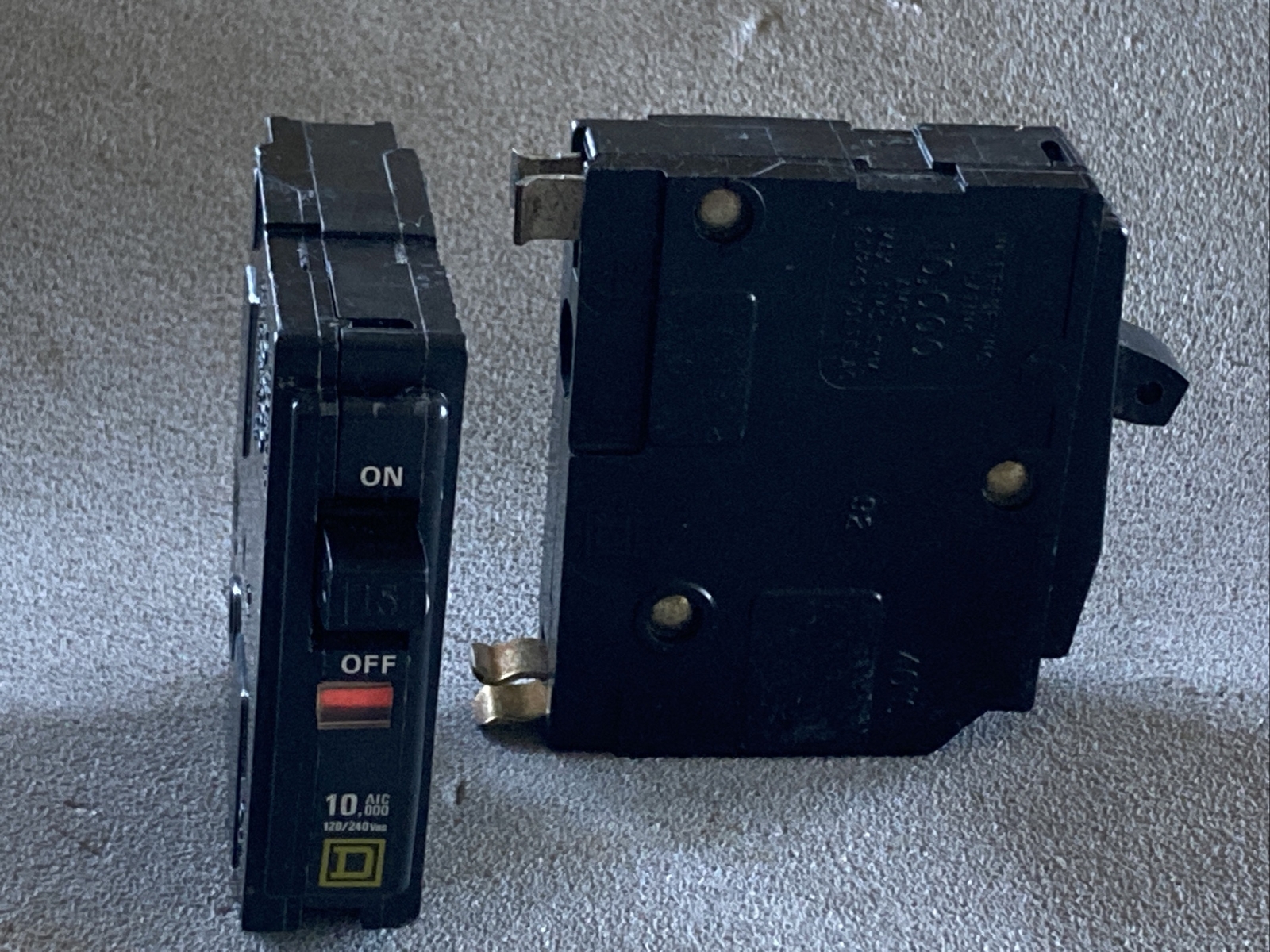 Lot of 2 Square D QO115 15A 1 Pole Circuit Breaker Trip Window Yellow “D”