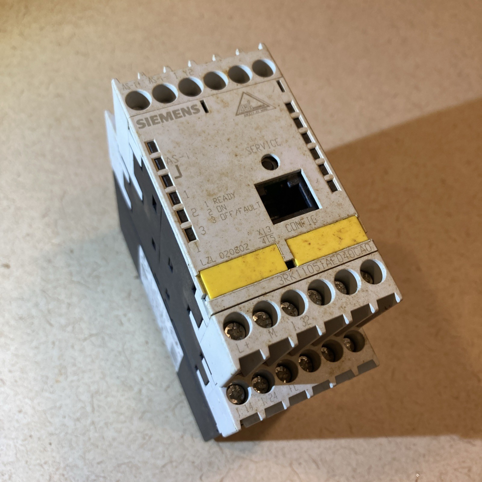 SIEMENS ASi Interface 3RK1105-1AE04-0CA0 Dual Channel Safety Relay USED